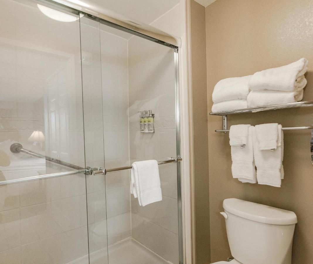 One-Bedroom Suite with Two Queen Beds