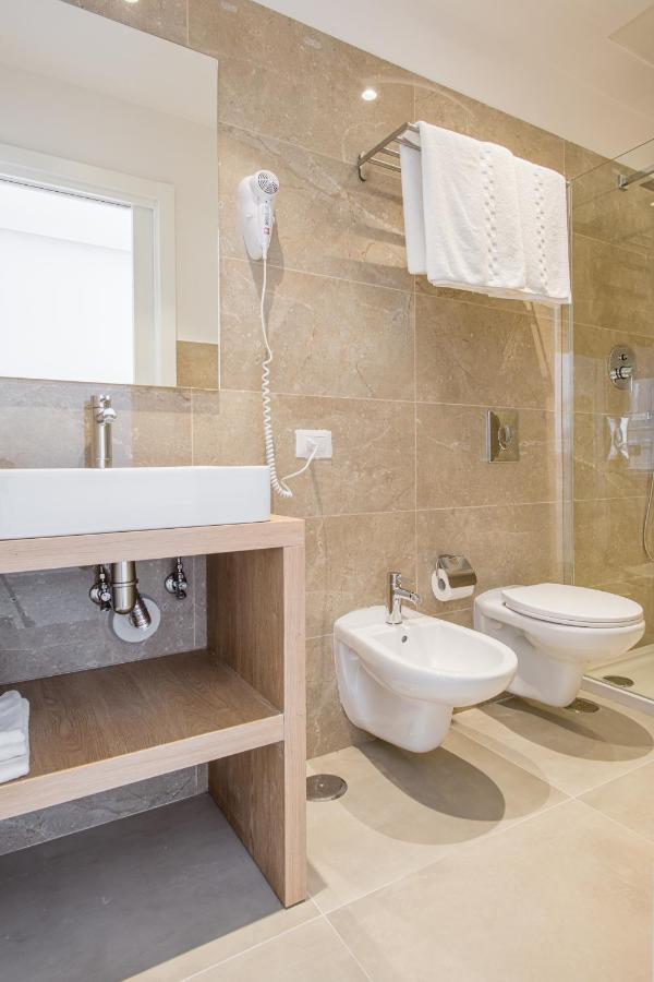 Triple Room Lateral Sea View