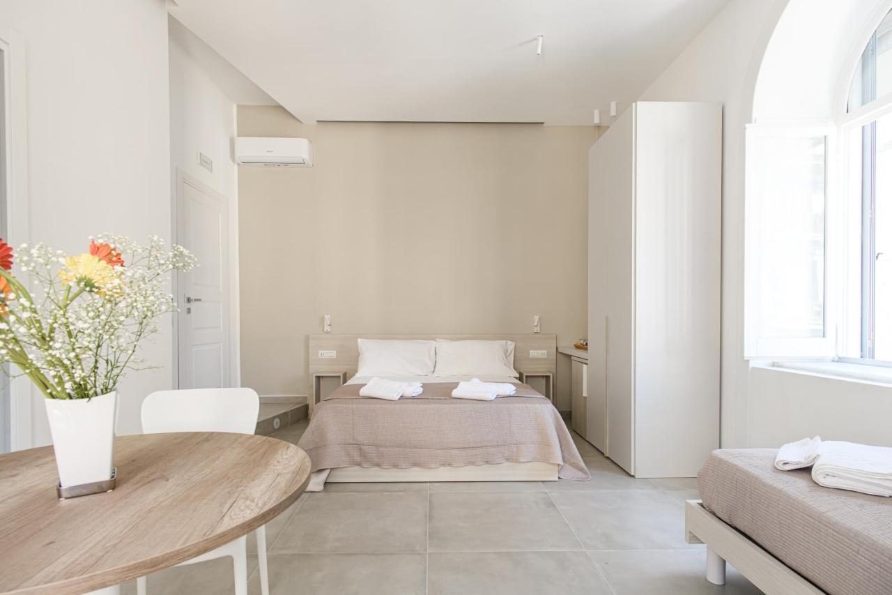 Triple Room Balcony Lateral Sea View