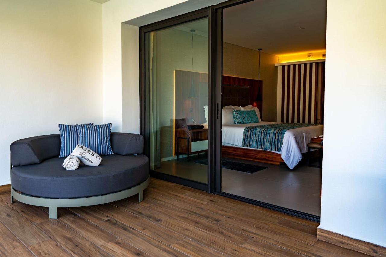 Elegance Club Swim Up Suite Outdoor Jacuzzi Adults only 18 WiFi