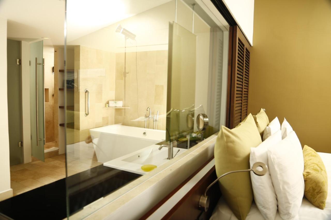 Club Queen Room Two Queen Beds Ocean view