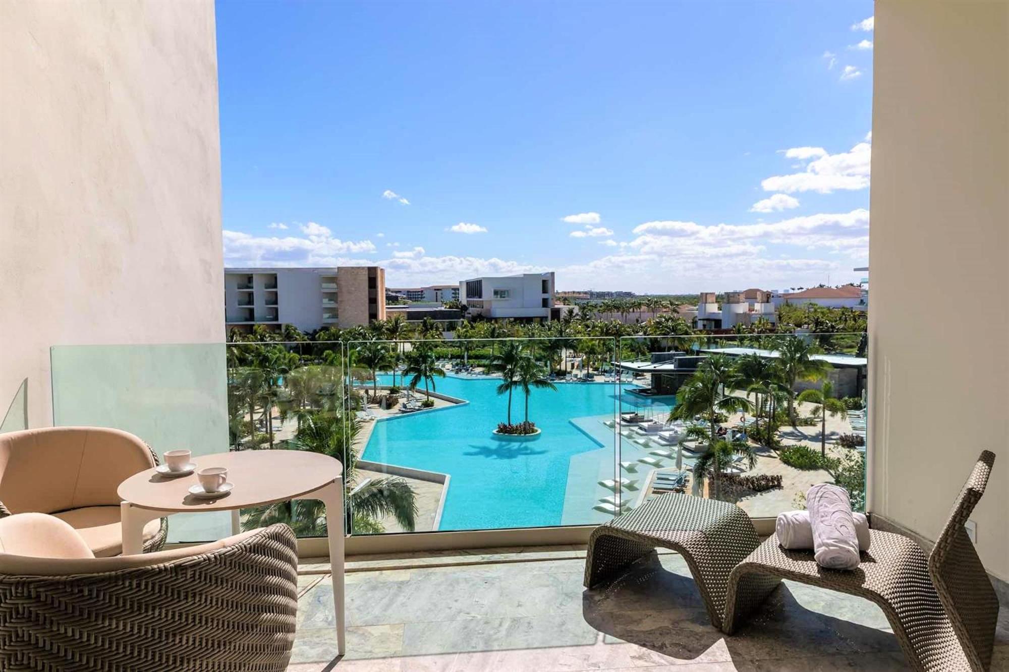 Junior Suite Poolside,1189085257:JPEG