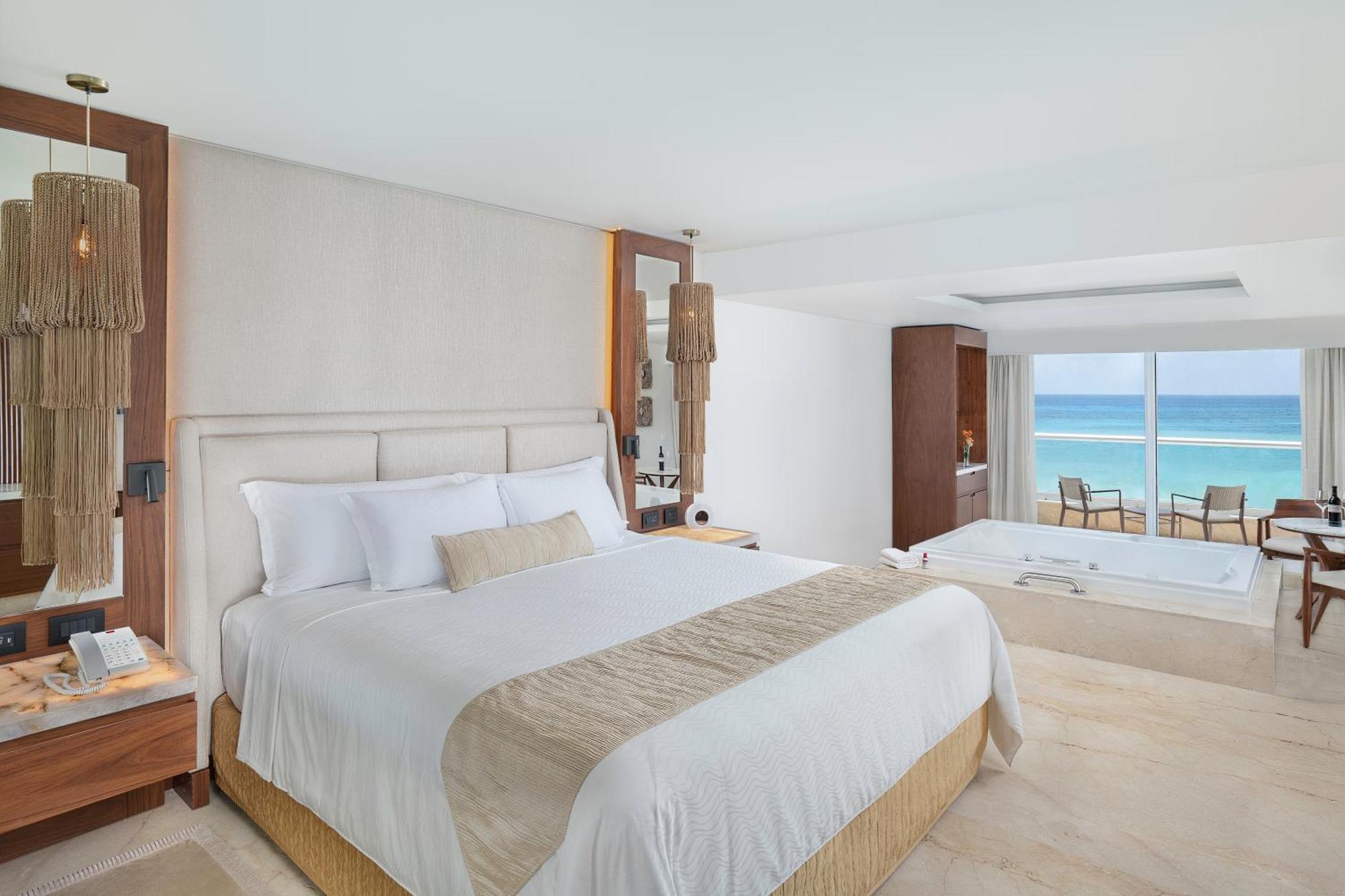Superior Junior Suite Ocean View King Size Bed