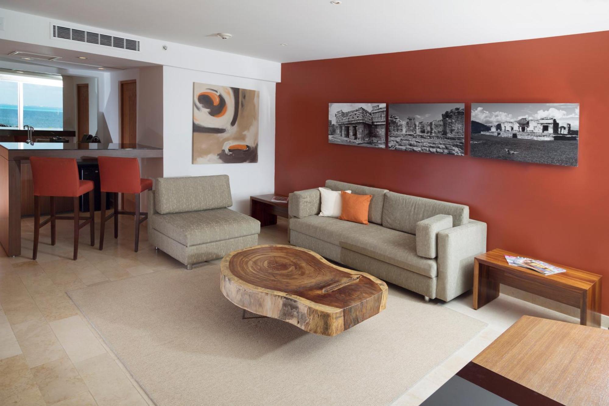 Club Queen Suite Ocean View