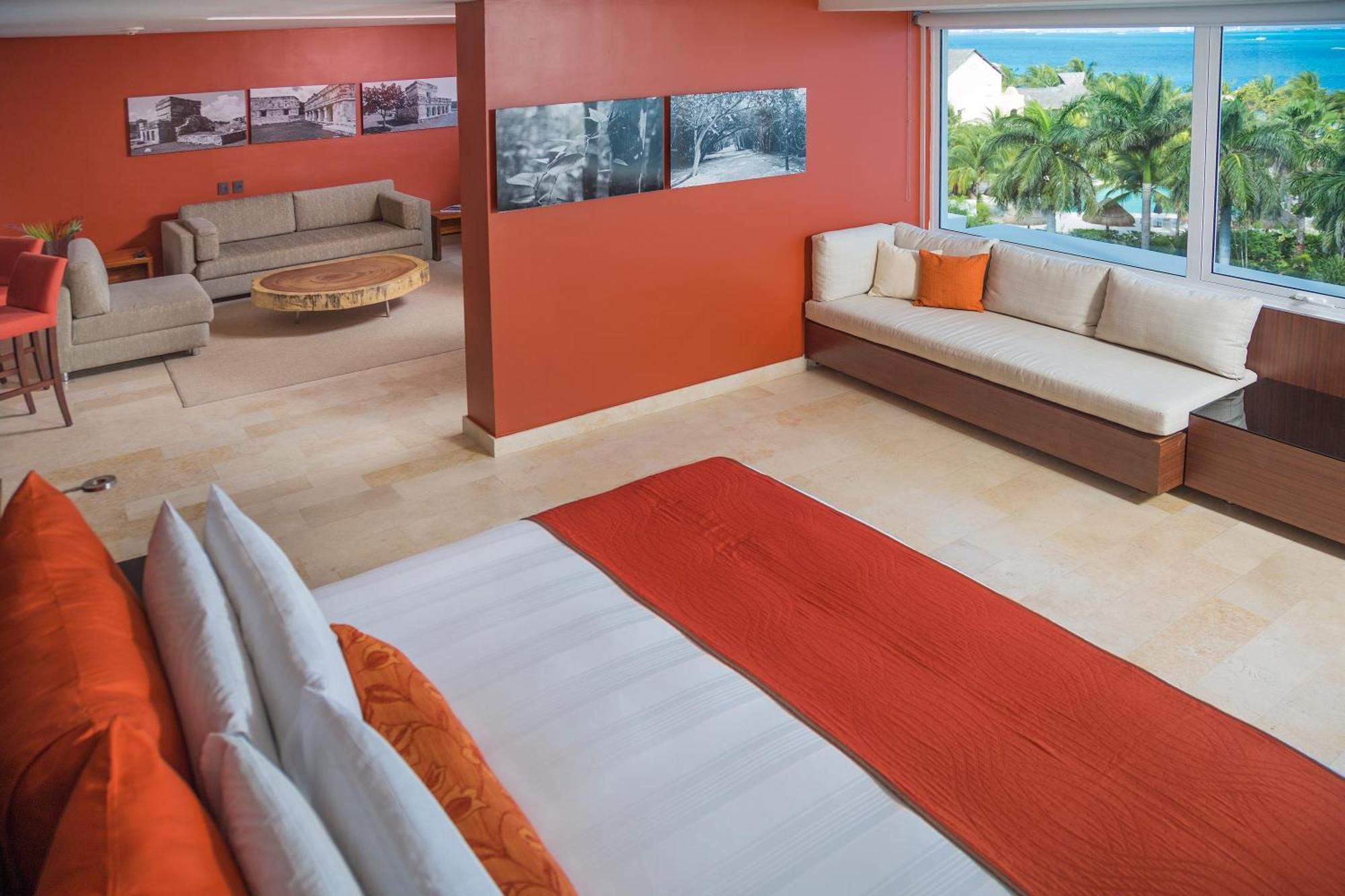 Club Queen Suite Ocean View