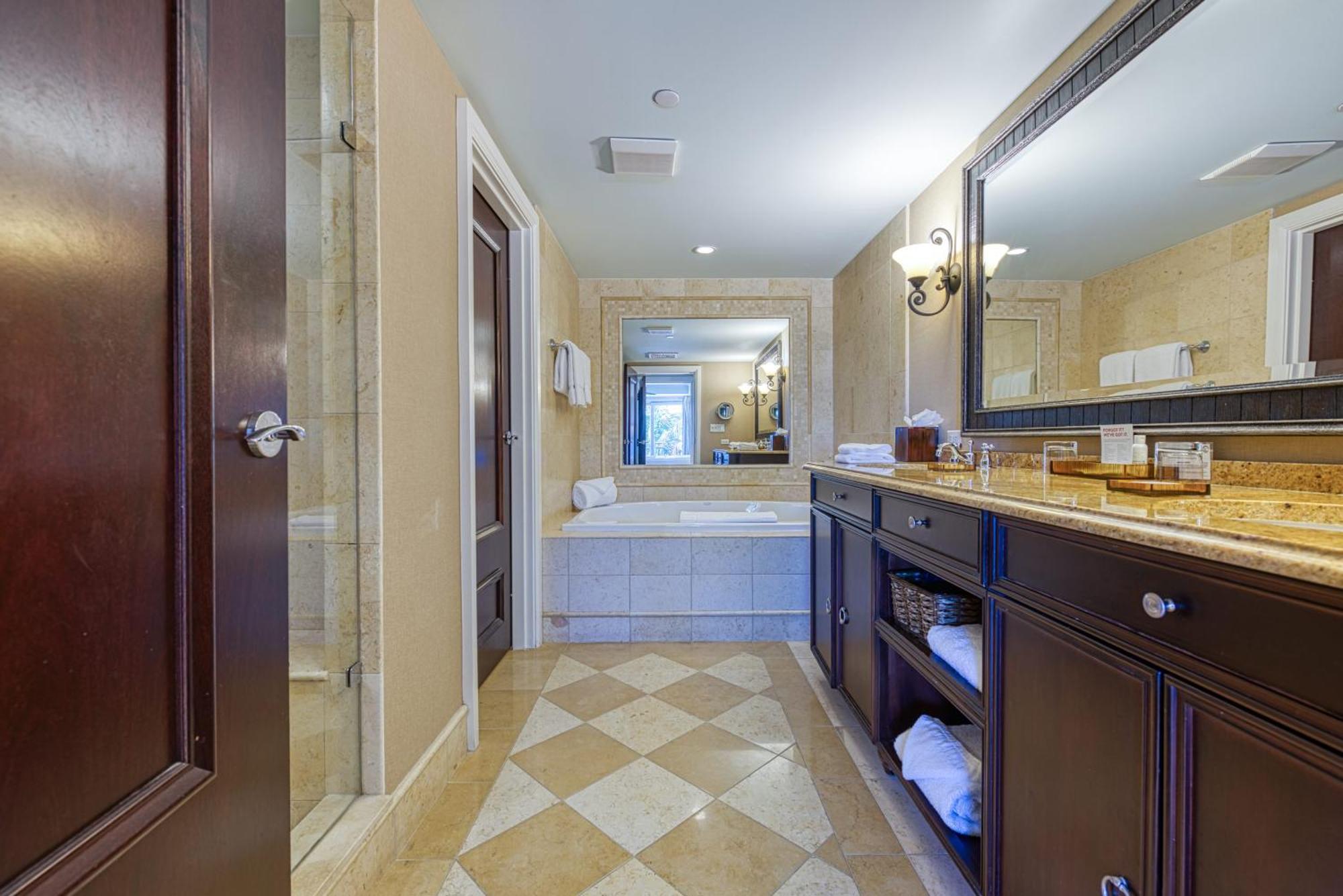 One-Bedroom Suite with Oceanfront