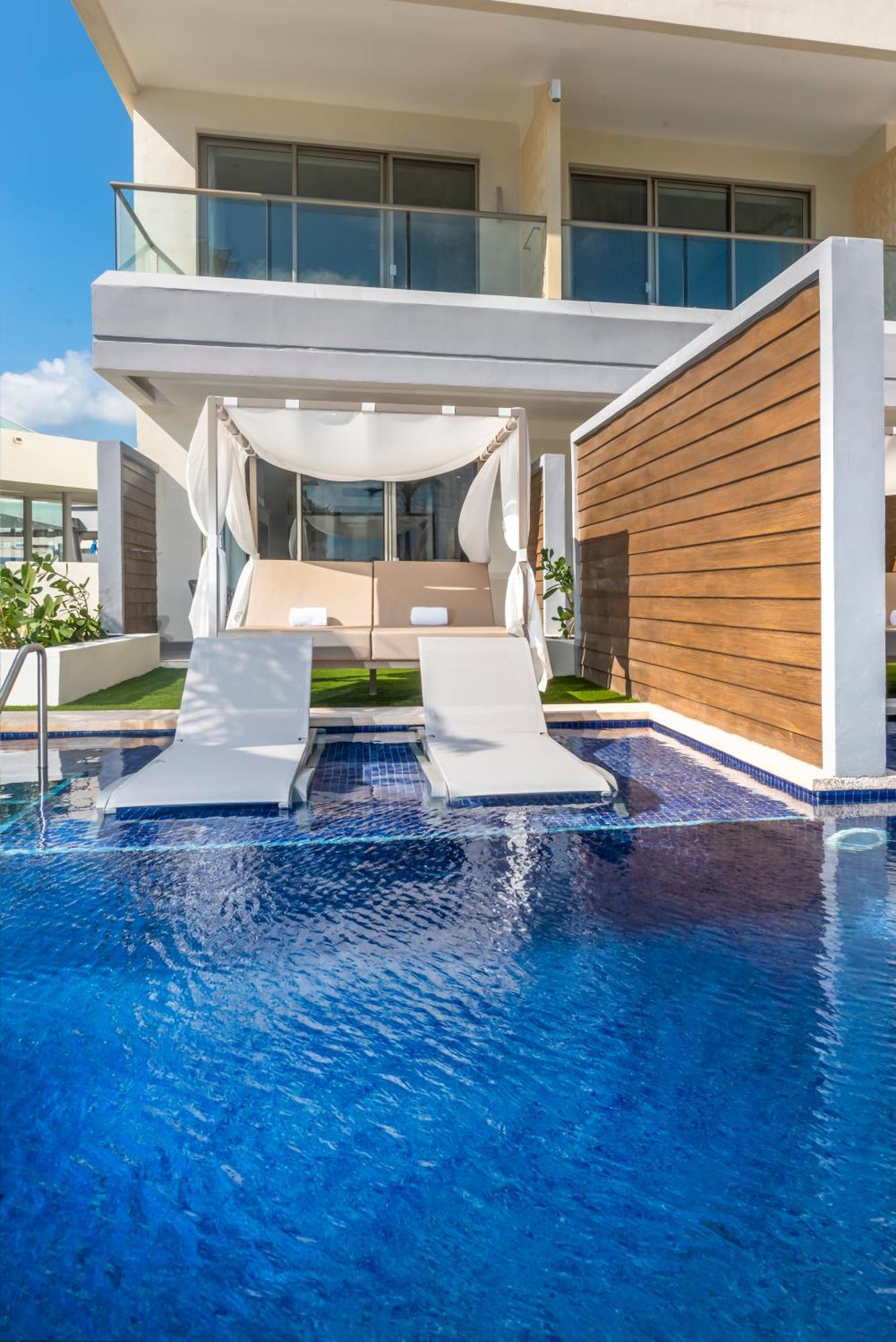 STAR Class Junior Suite Swim Out