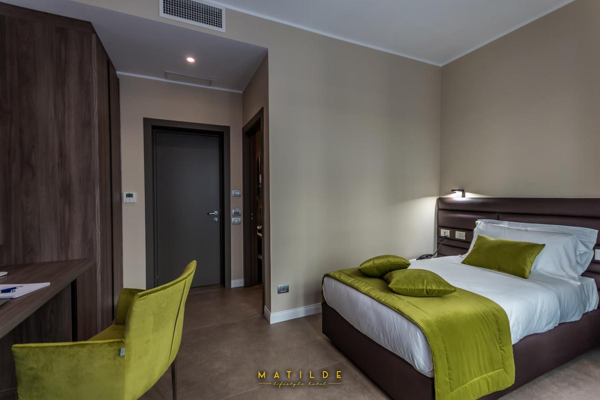 Large Single Room