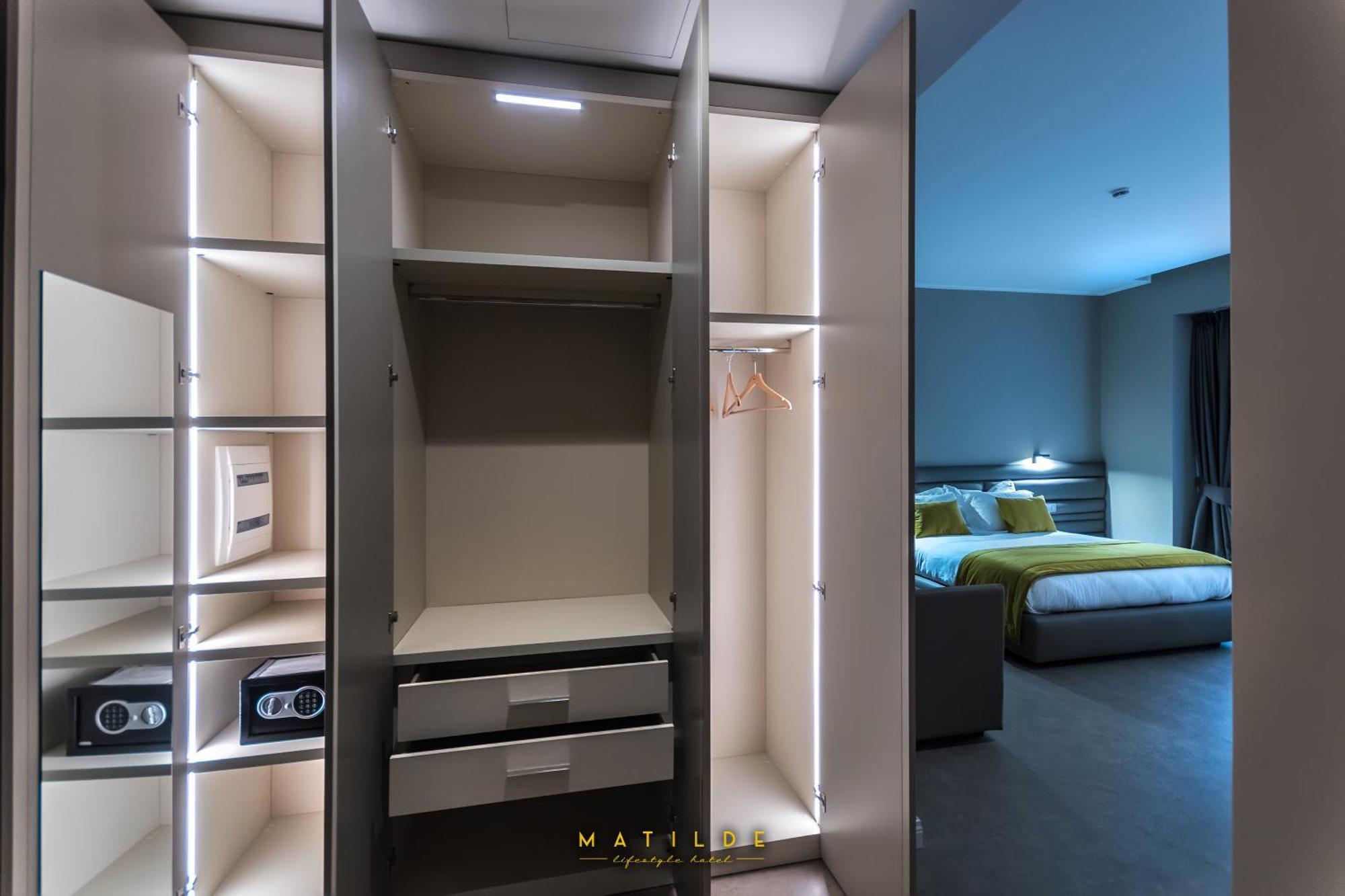 Deluxe Triple Room