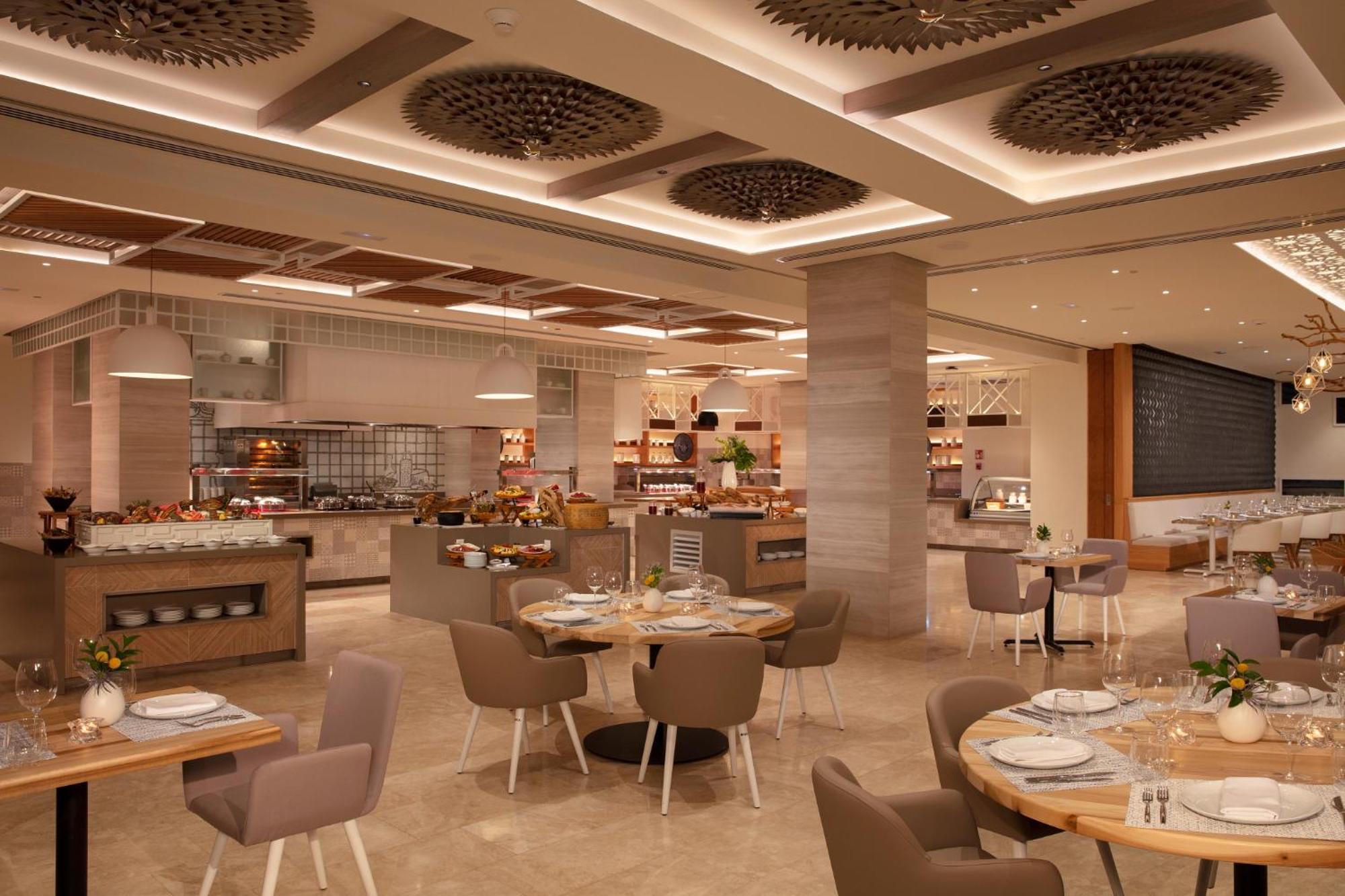 Xhale club Junior Suite upper Ocean Front King