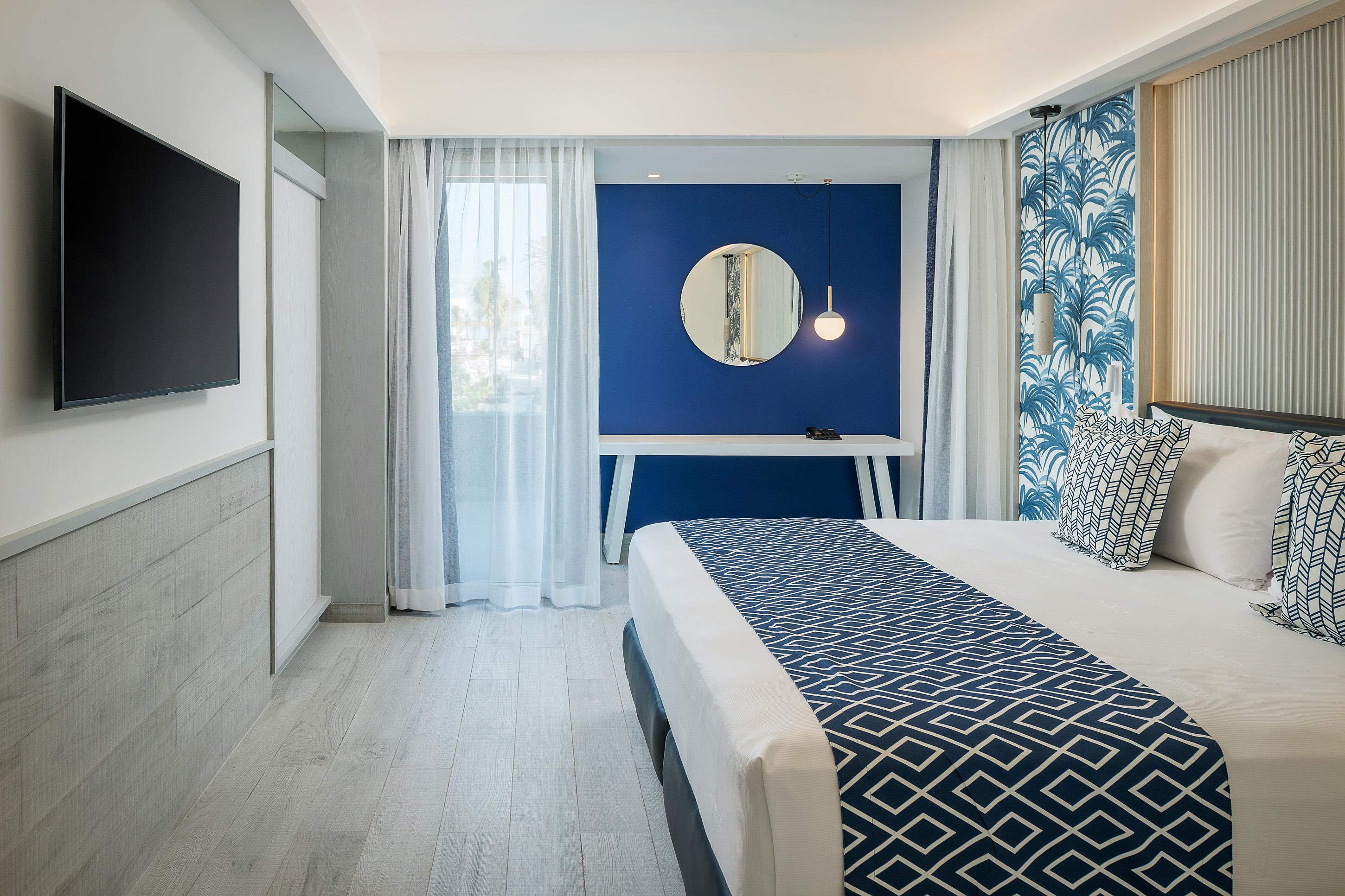 Privileged Grand Family Suite & Swim Up