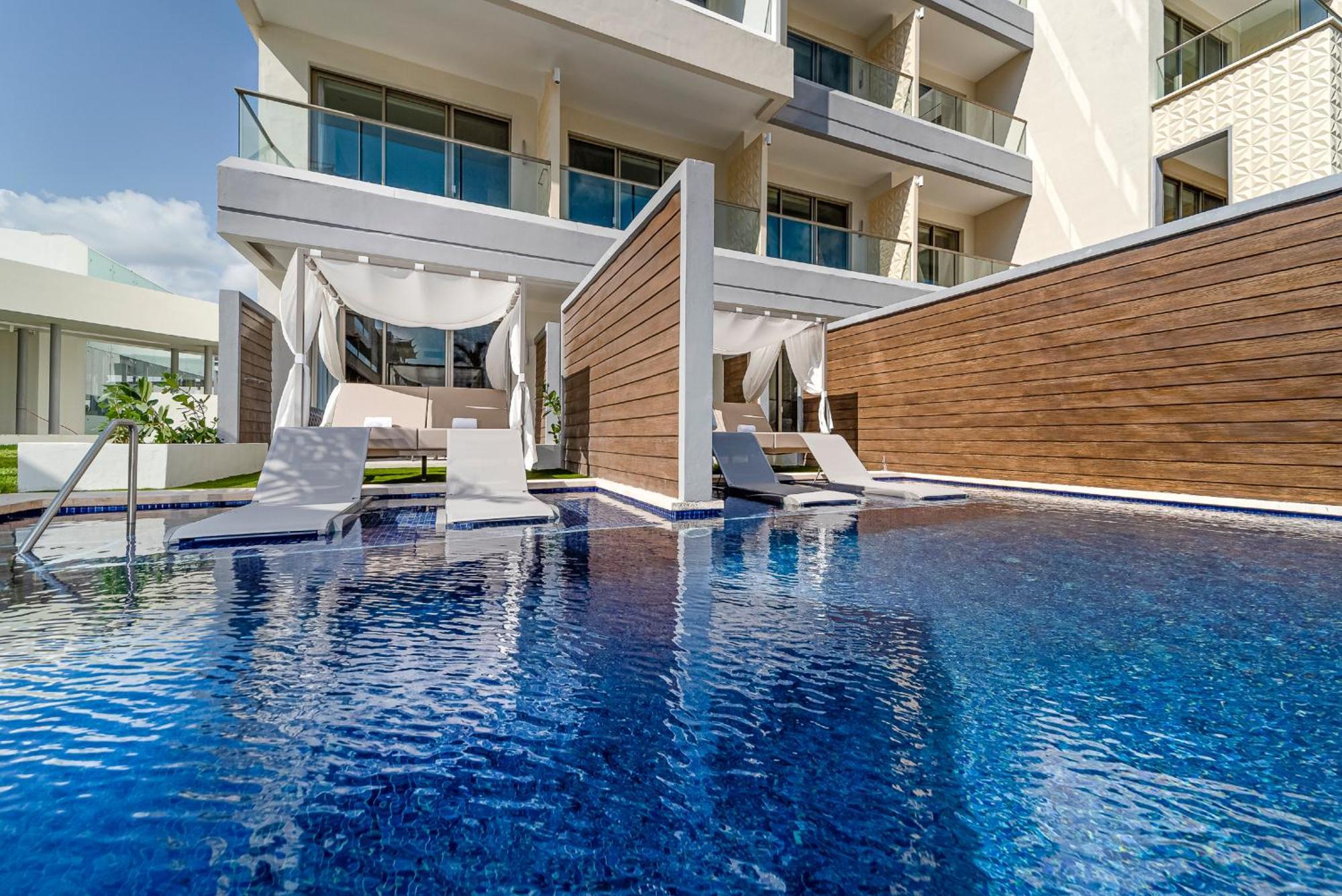 STAR Class Junior Suite Swim Out