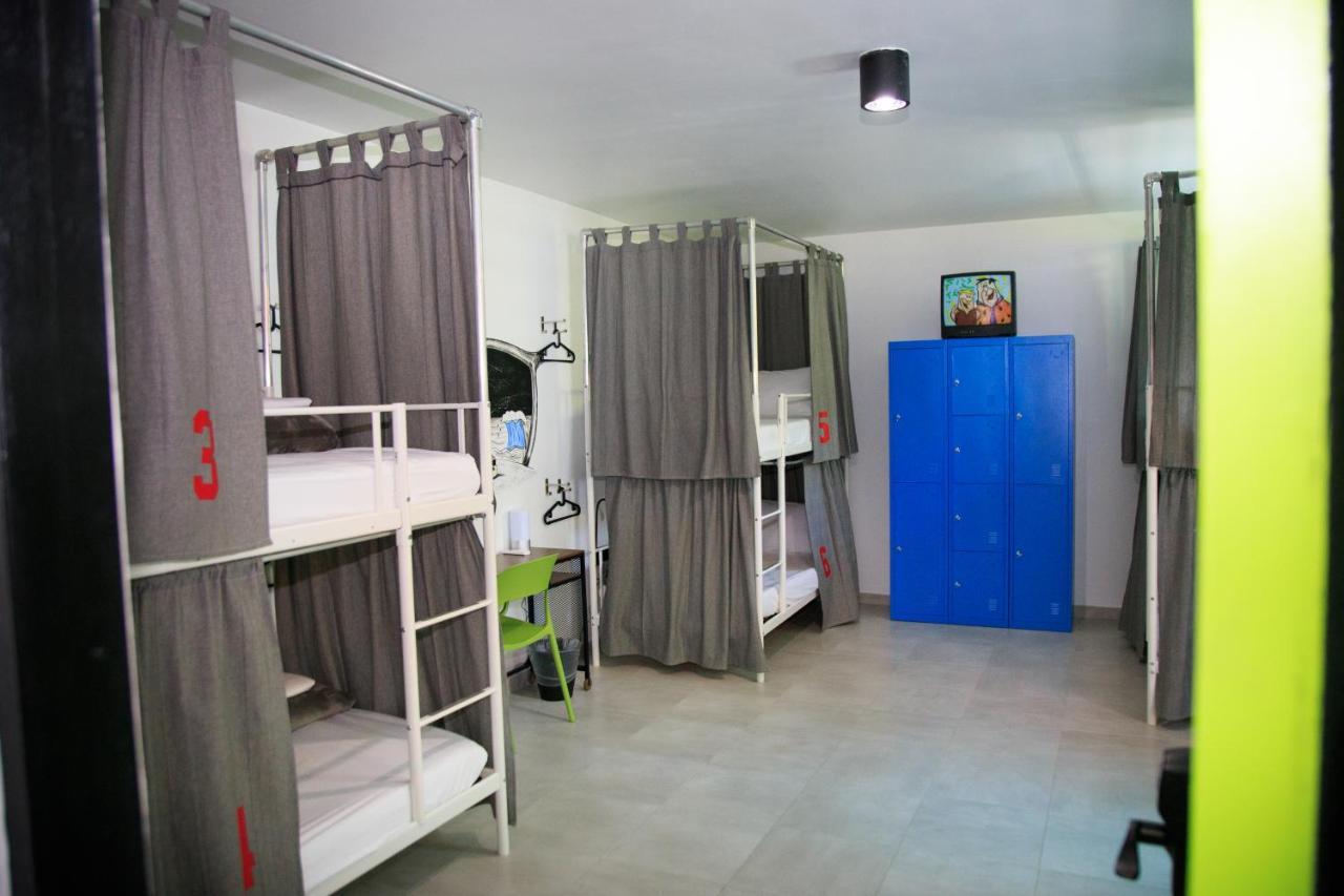 Bed 8-Bed Mixed Dormitory Room