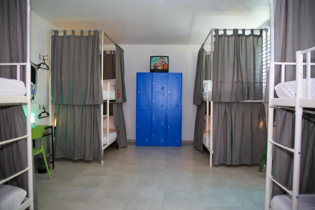 Bed 8-Bed Mixed Dormitory Room