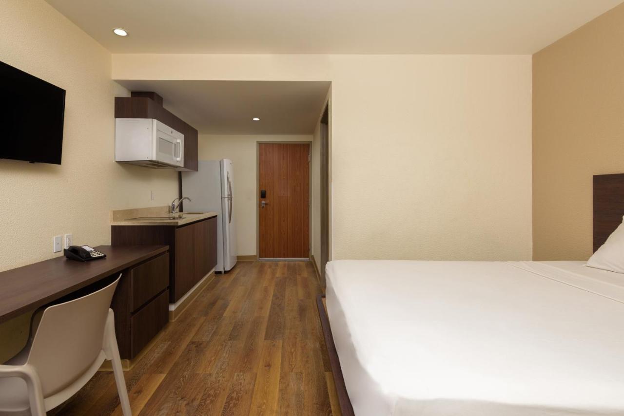 Suite two queen beds