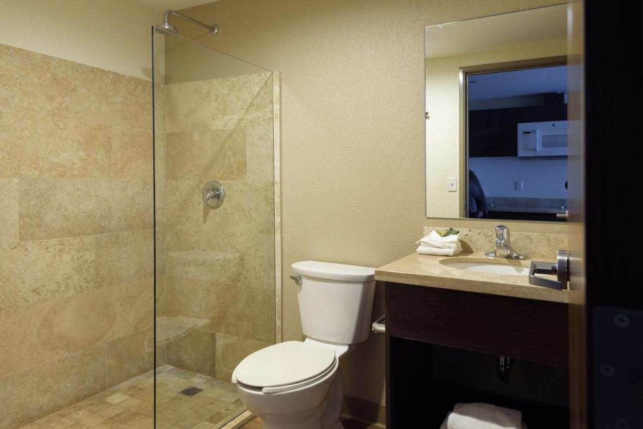 Suite two queen beds