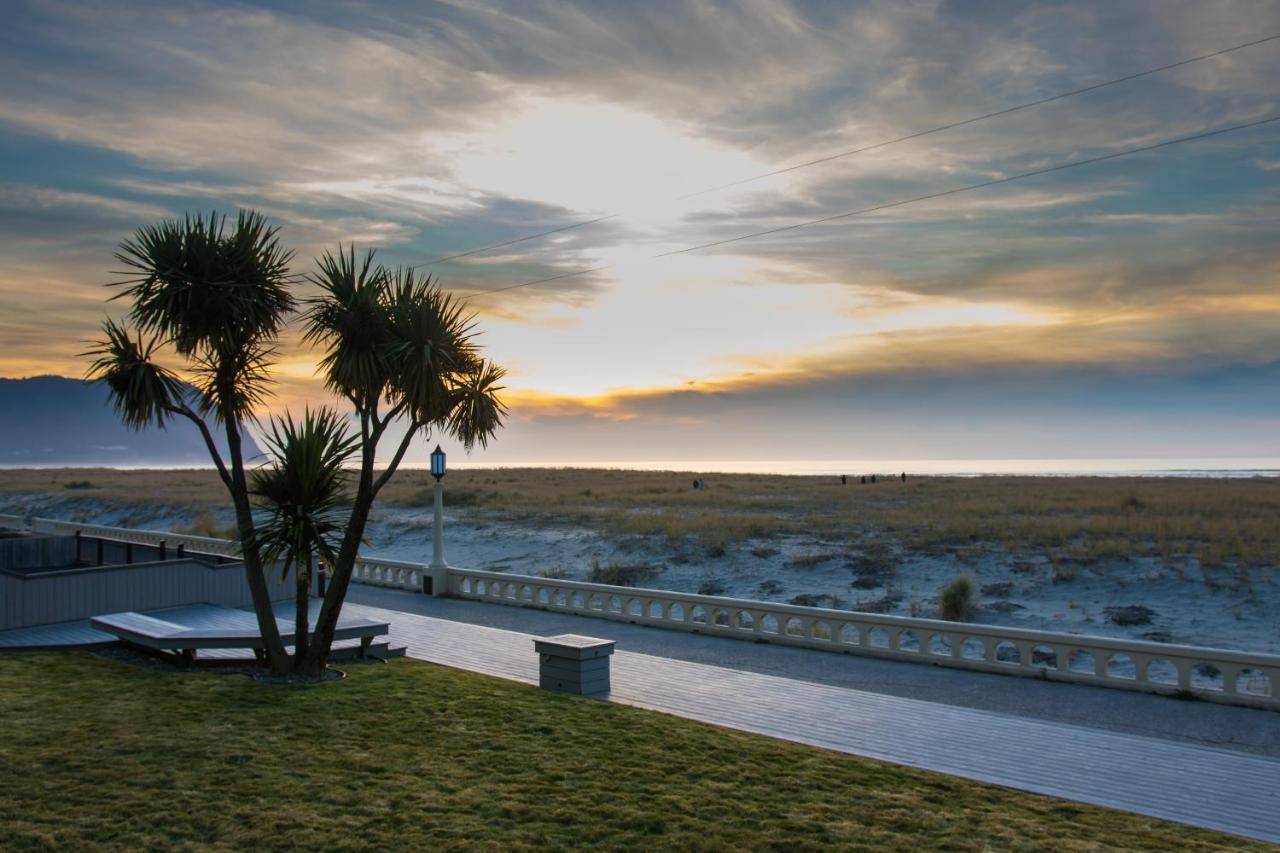 Oceanfront King with Side Balcony