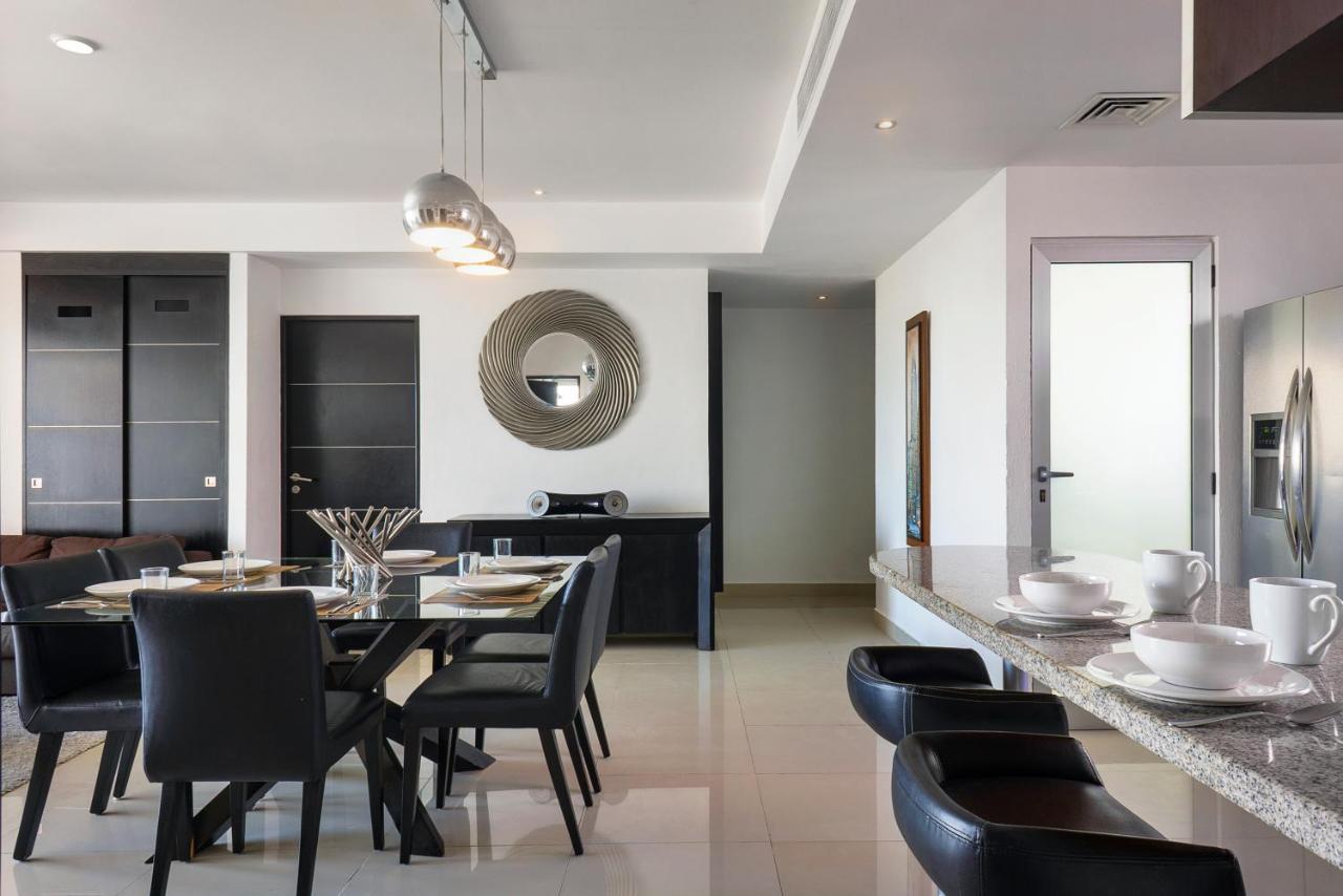 Three-Bedroom Suite Sea View