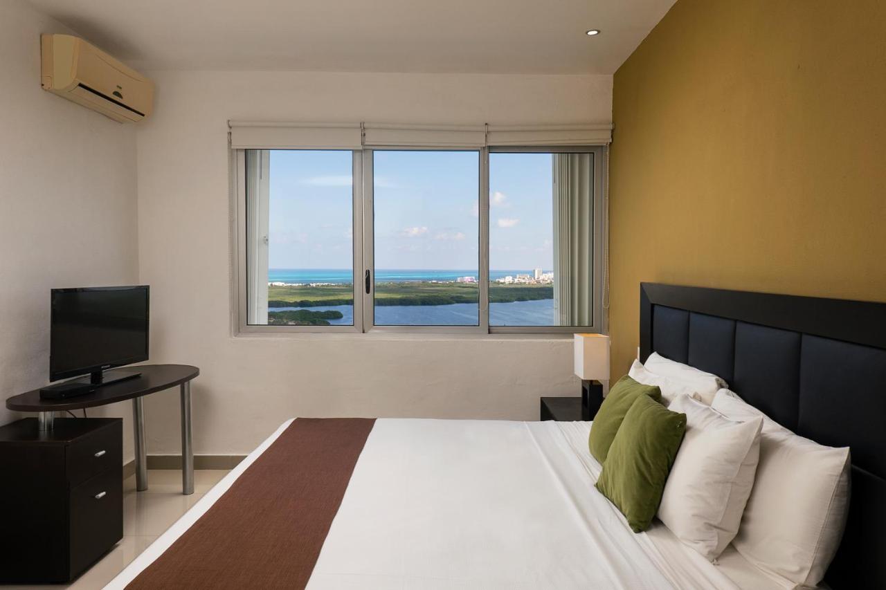 Three-Bedroom Suite Sea View