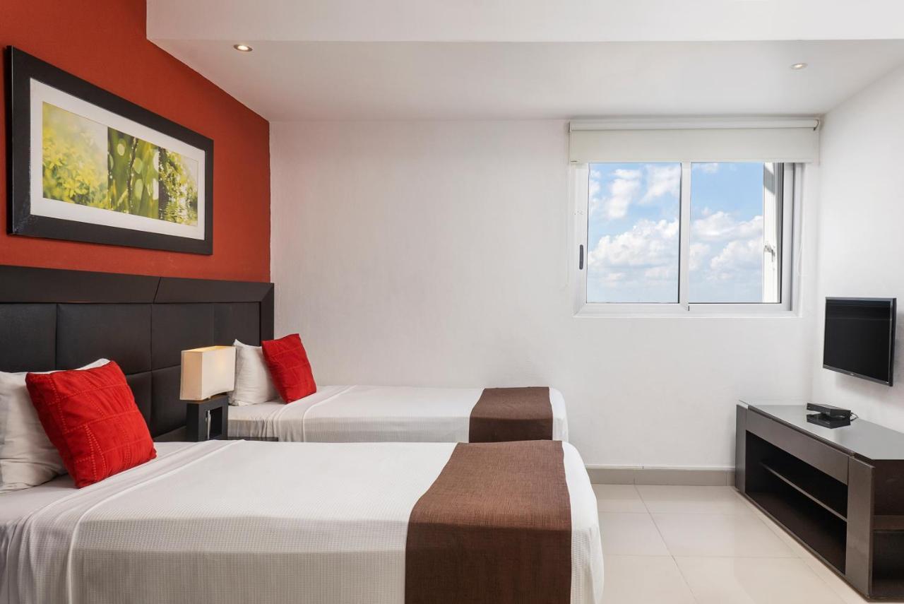 Three-Bedroom Suite Sea View