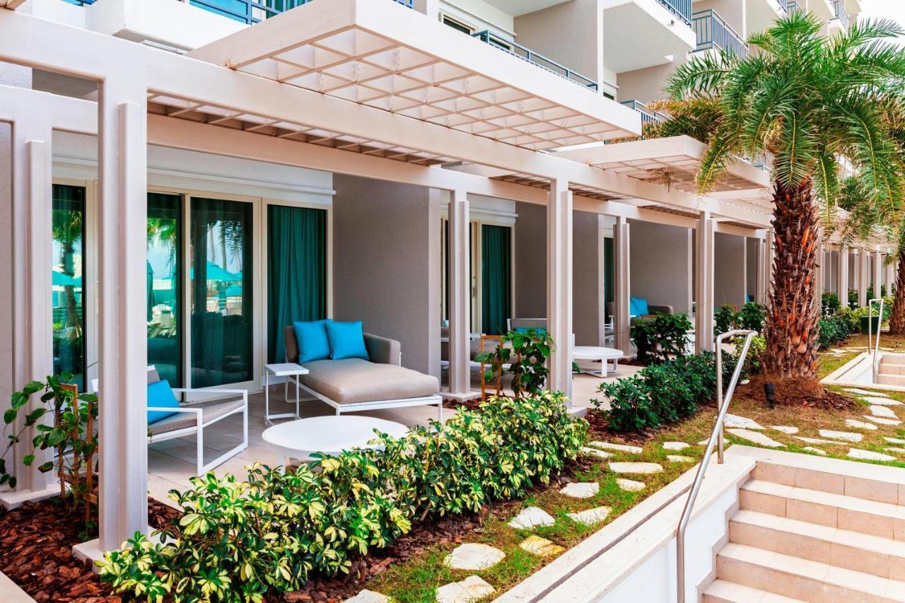 Two Double Beds Cabana Lanai Pool Access
