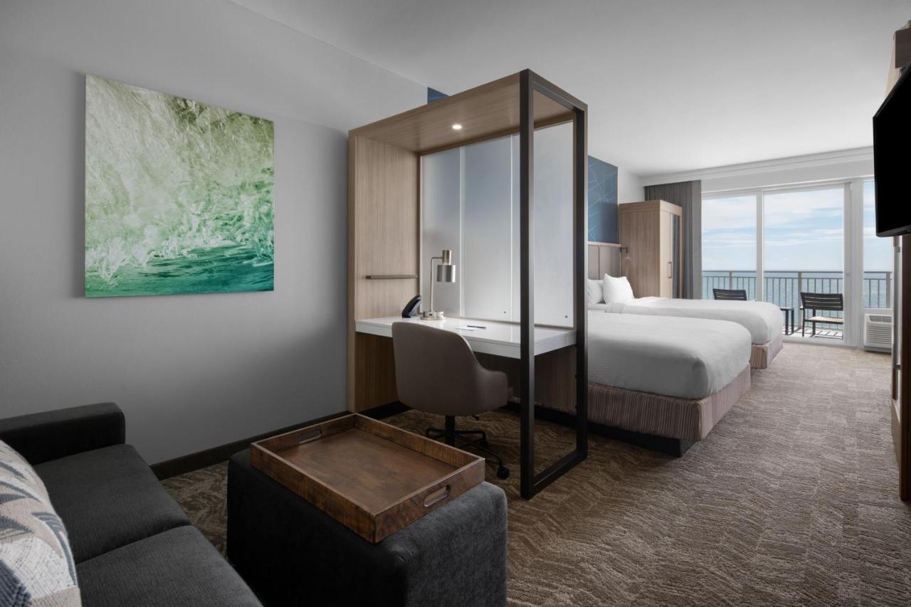 Queen Suite with Two Queen Beds and Sofa Bed,1356366893:JPEG