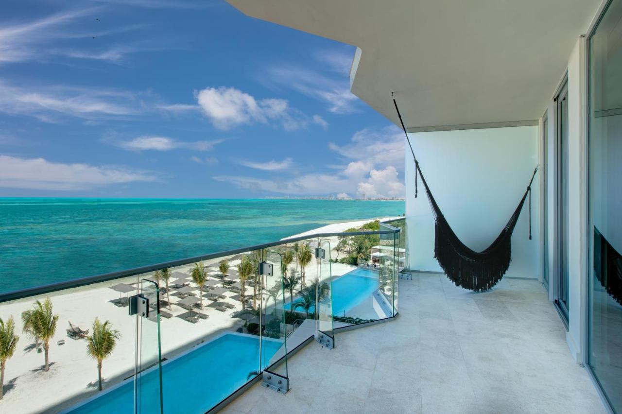 Deluxe One Bedroom Suite Ocean Front Double