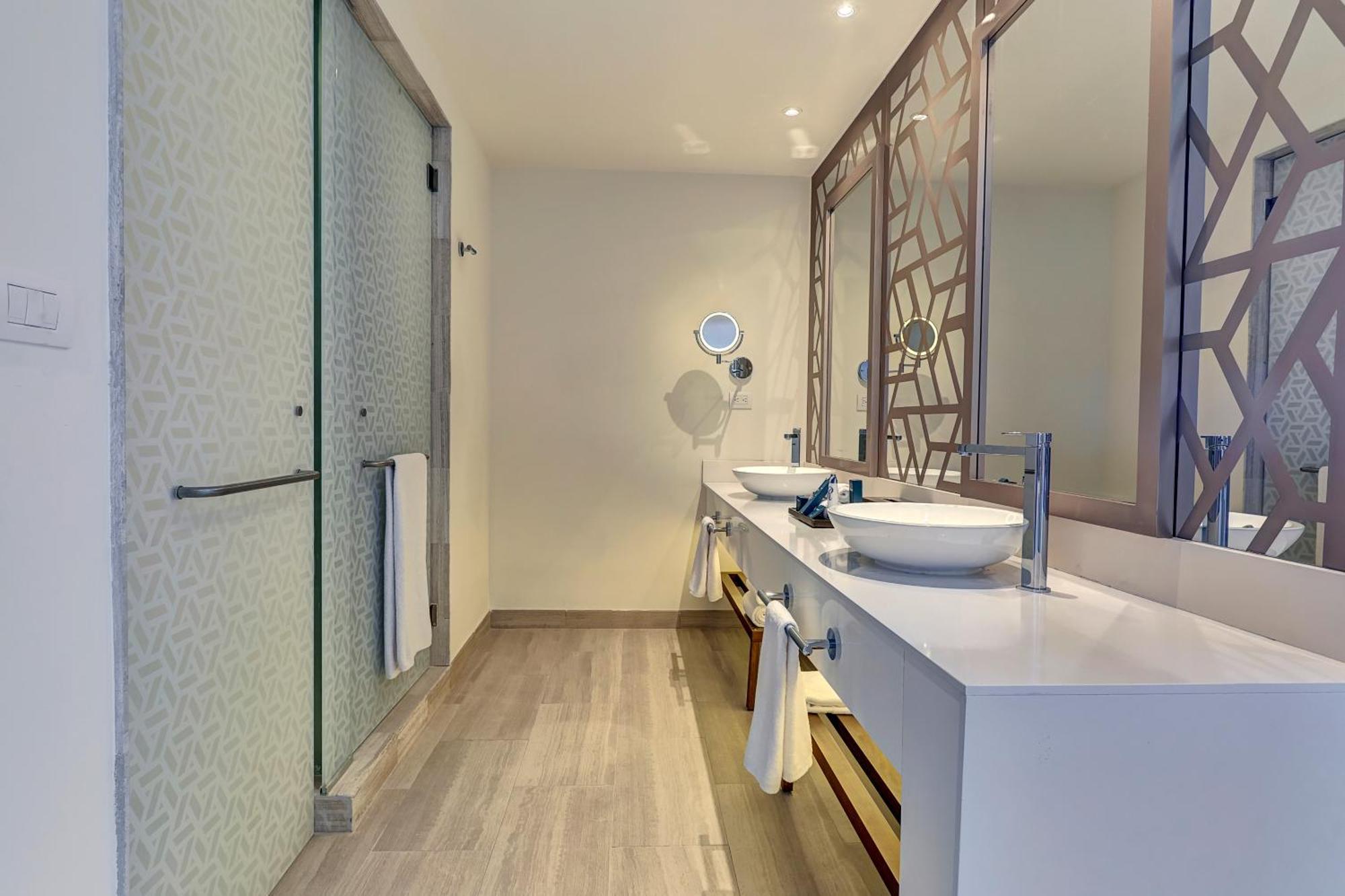 Luxury Chairman's Two Bedroom Suite Ocean Front Diamond Club
