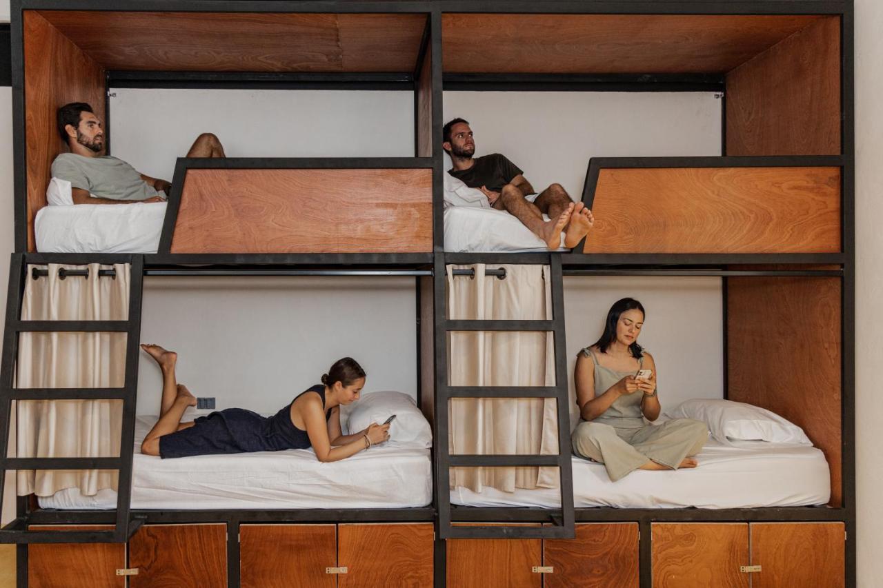 Bed 4-Bed Mixed Dormitory Room