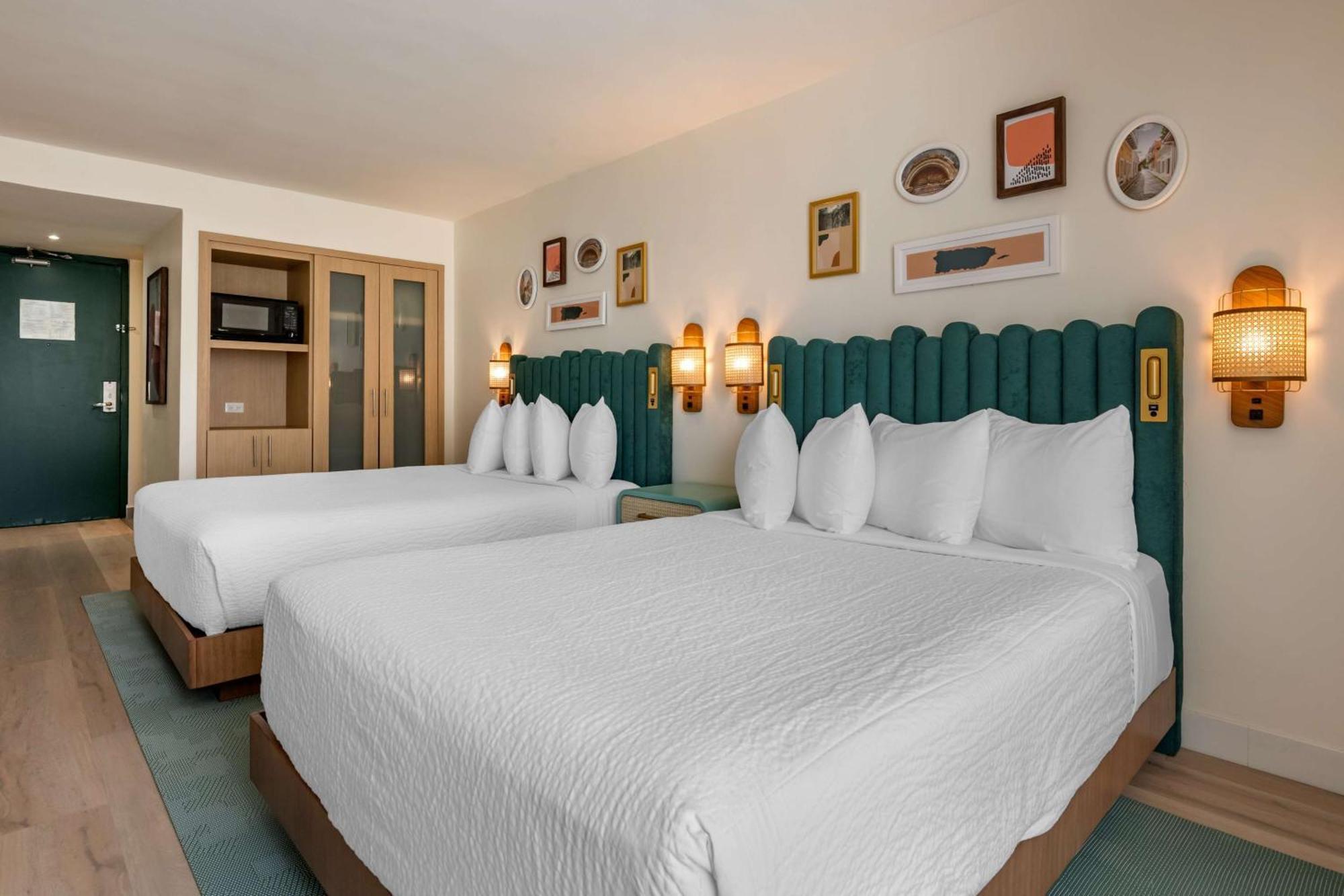 Queen Room Two Queen Beds Green Tower