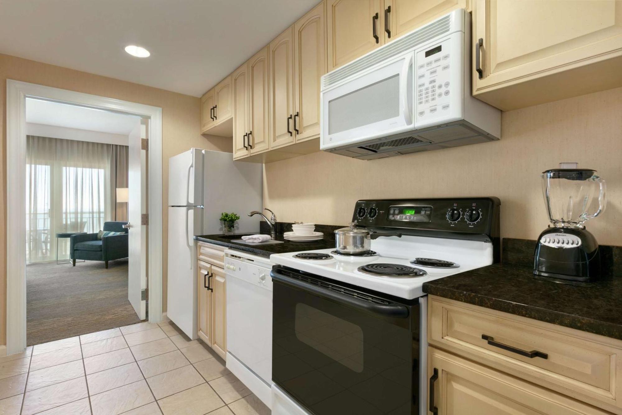 King Corner Oceanfront Suite