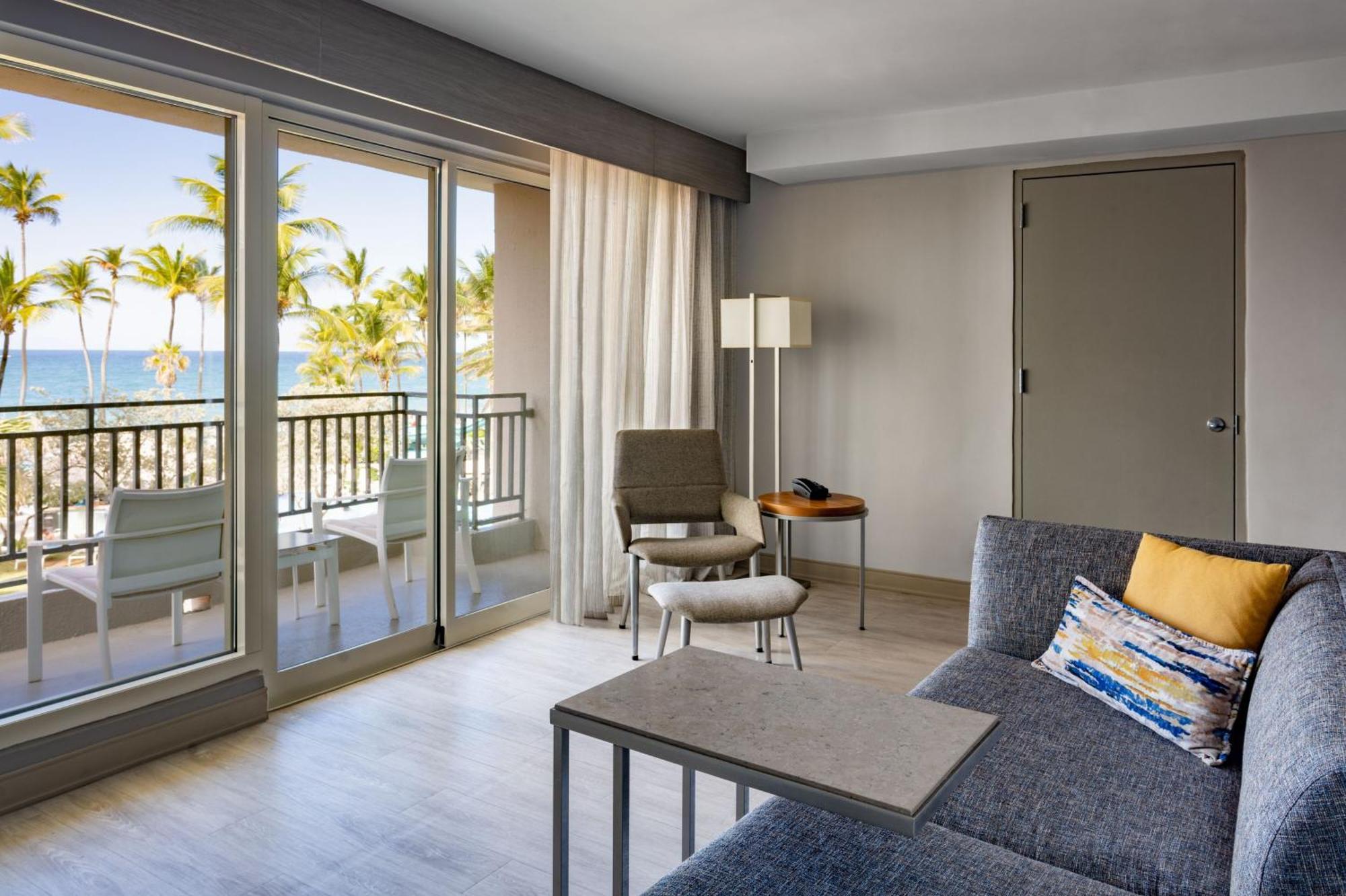 King Studio Suite Sofa Bed Pool View Cabana Building