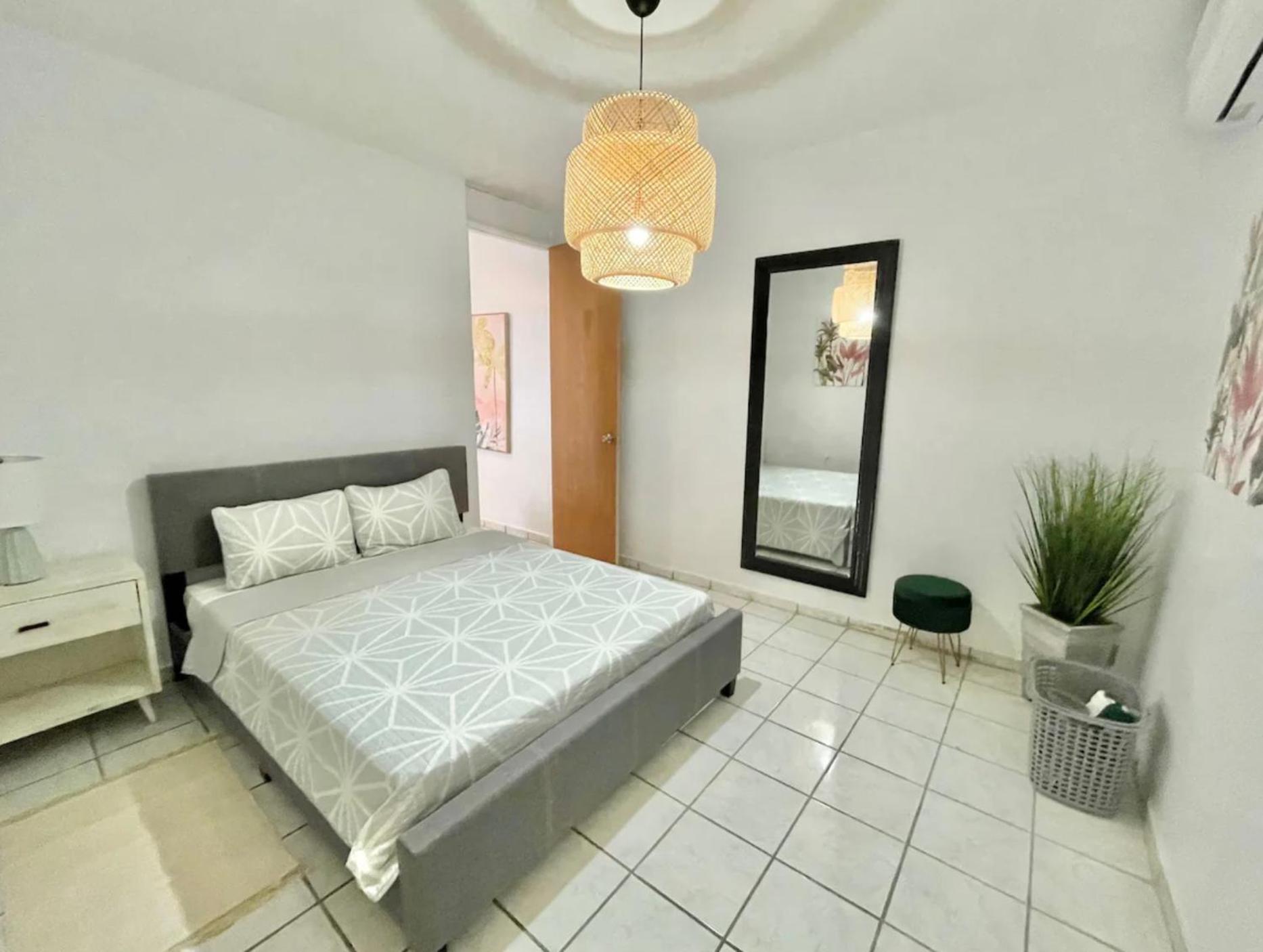 Deluxe Double Room Shower