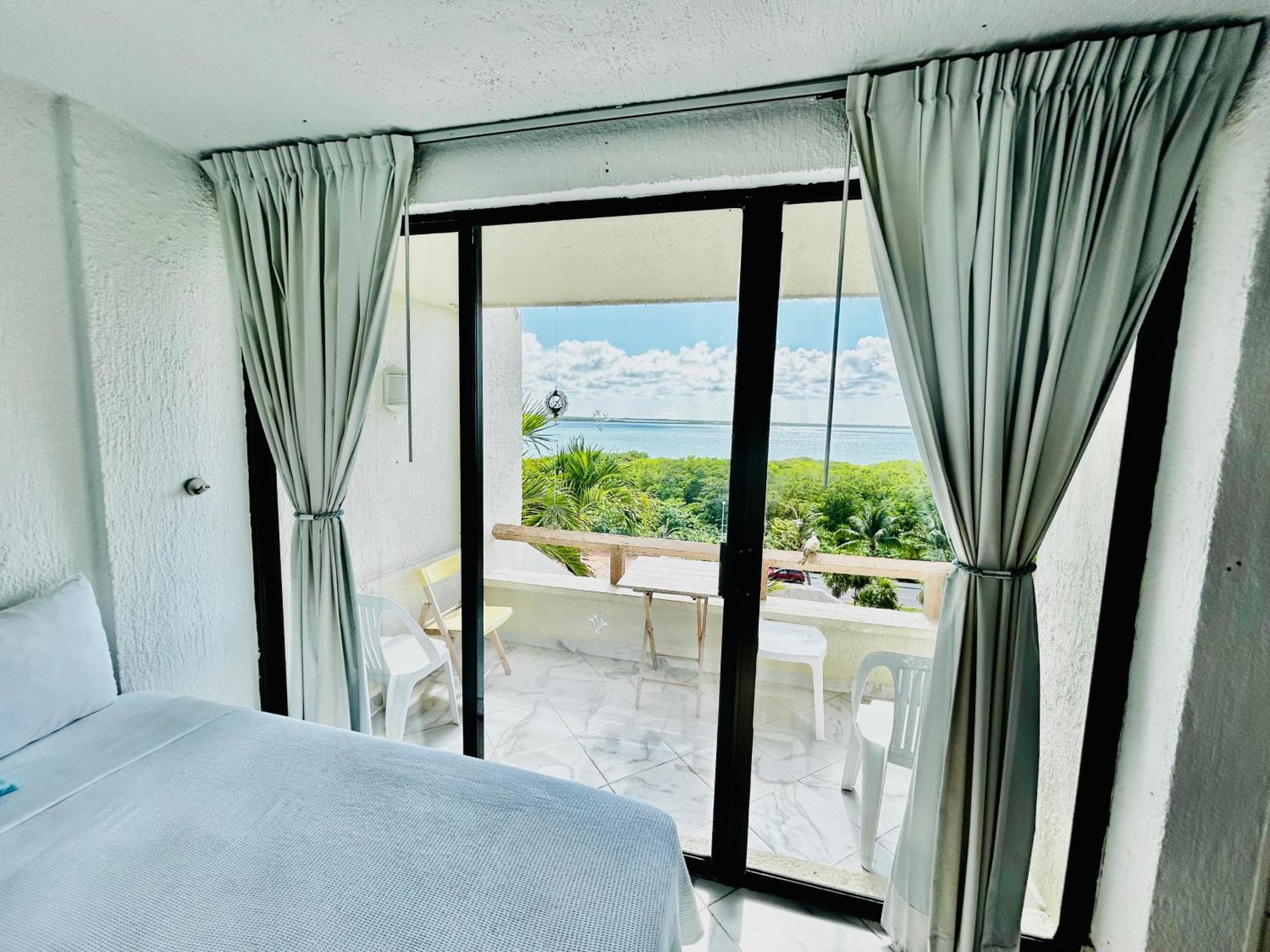 Studio with Lake View,1589683396:JPEG