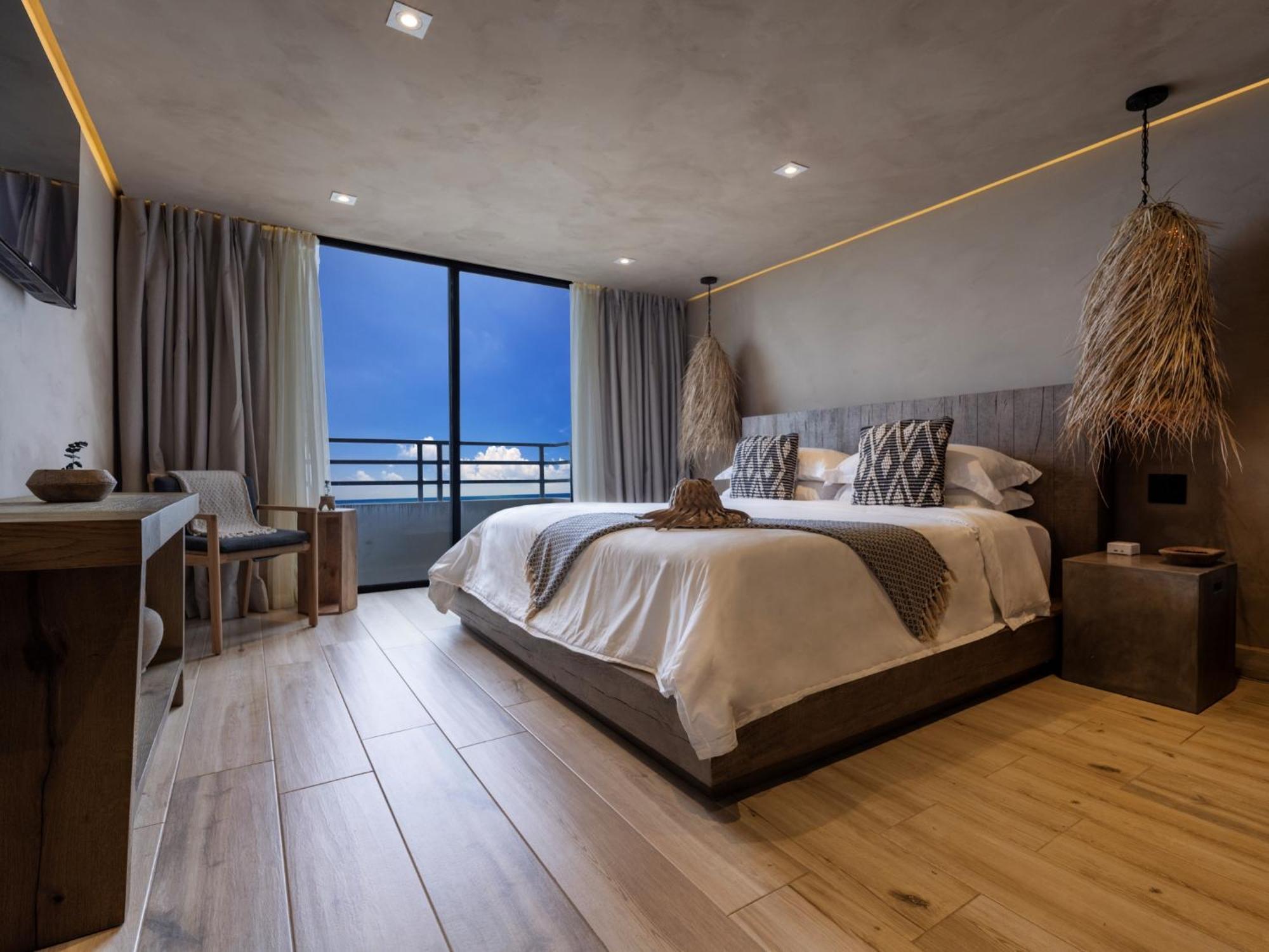 Deluxe Suite Sea View