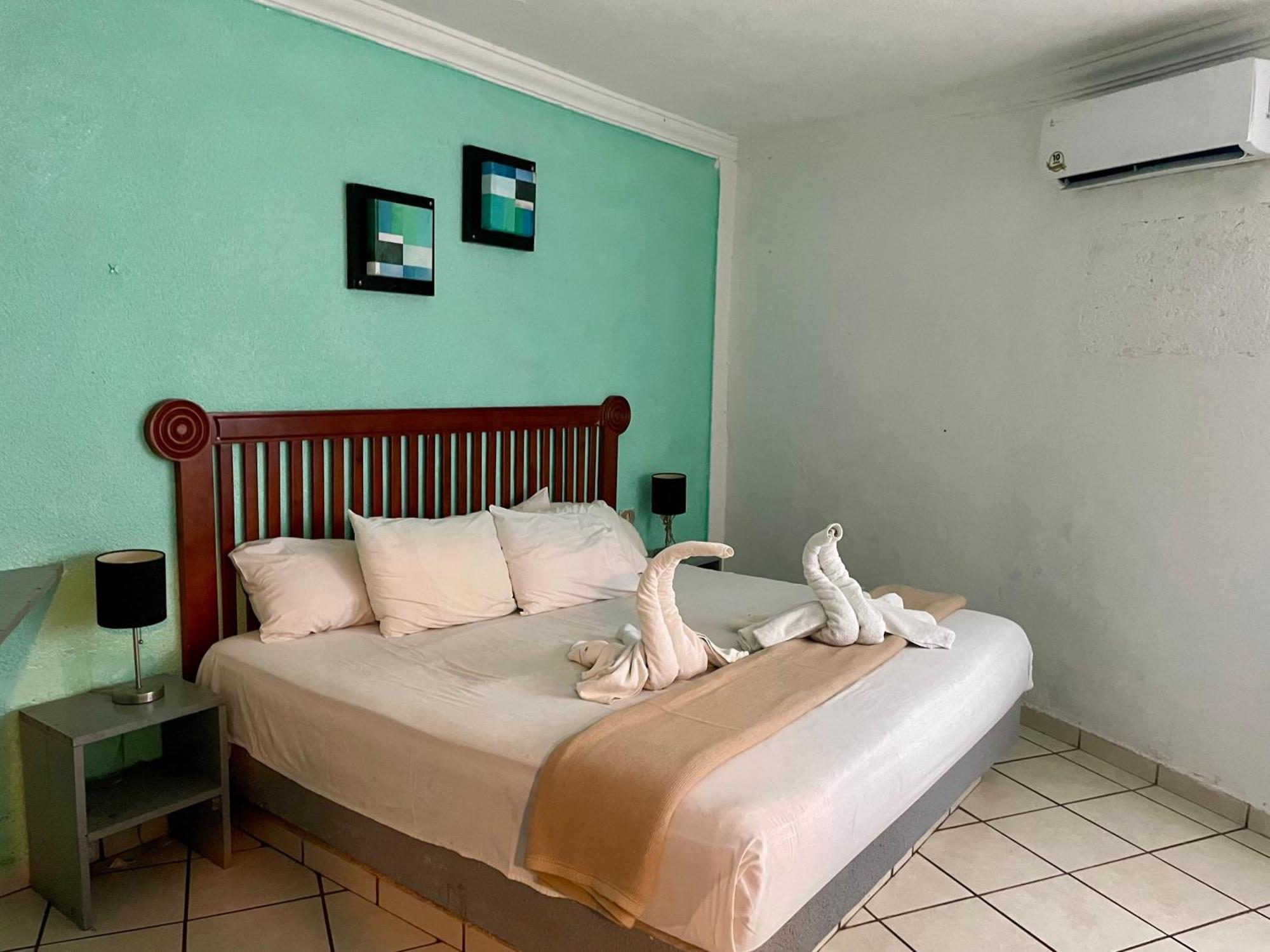 Deluxe King Suite