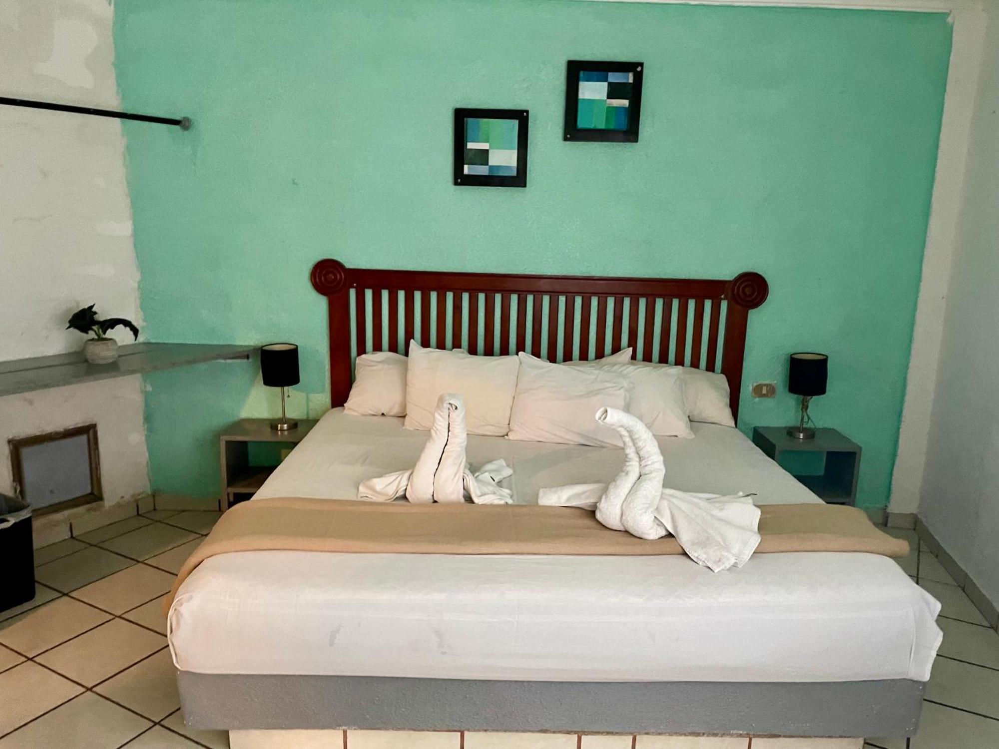 Deluxe King Suite