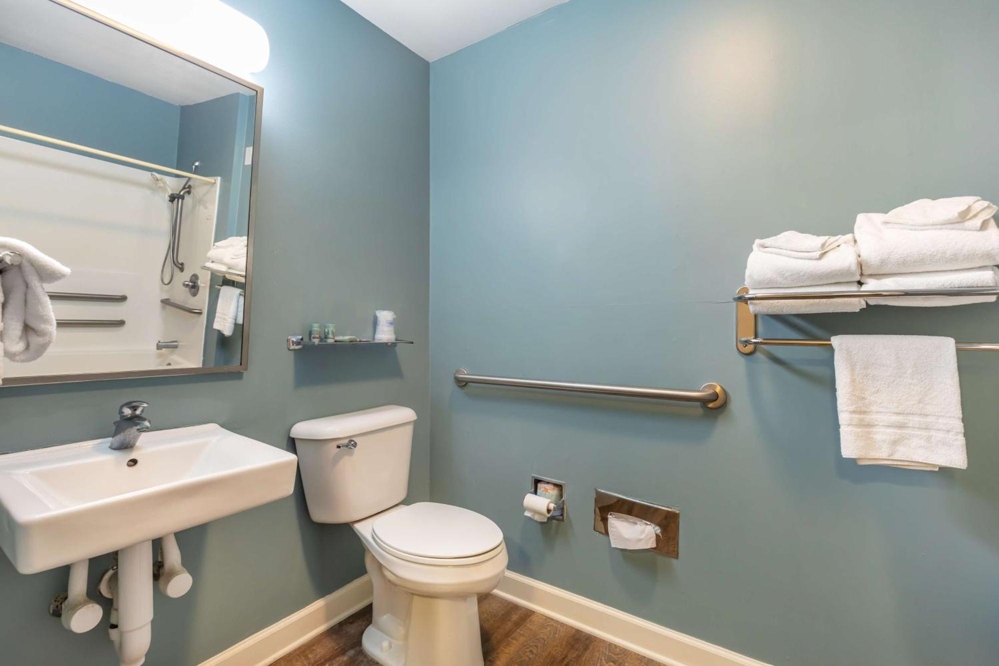 Queen Room with Two Queen Beds and Bathtub - Disability Access/Sofa Bed