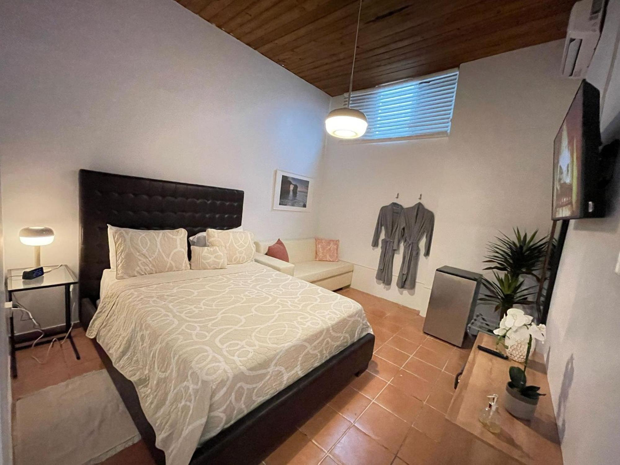 Double Room Private Bathroom