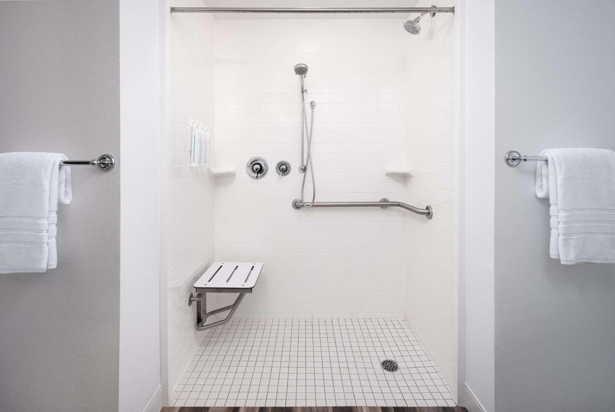 King Room roll Shower Balcony Disability Access,1643785222:JPEG