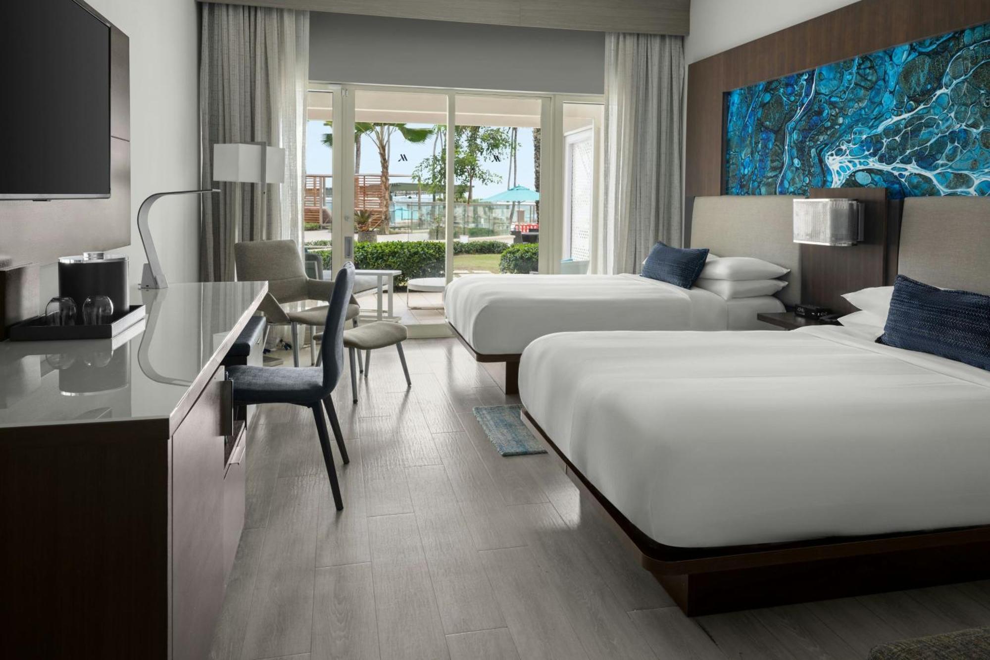 Two Double Beds Cabana Lanai Pool Access
