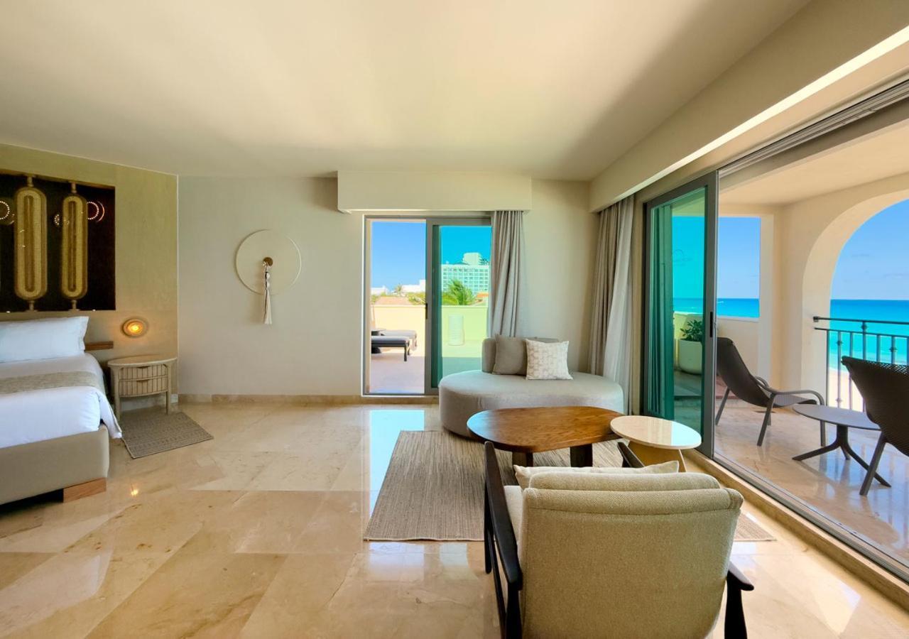 Grand Royal Suite Jacuzzi
