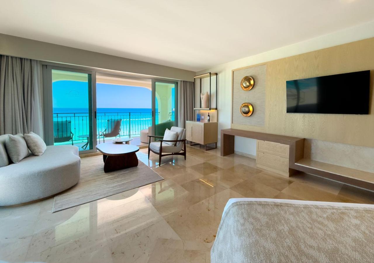 Grand Royal Suite Jacuzzi