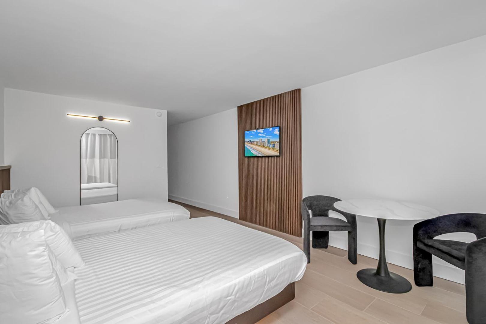 Deluxe Queen Suite