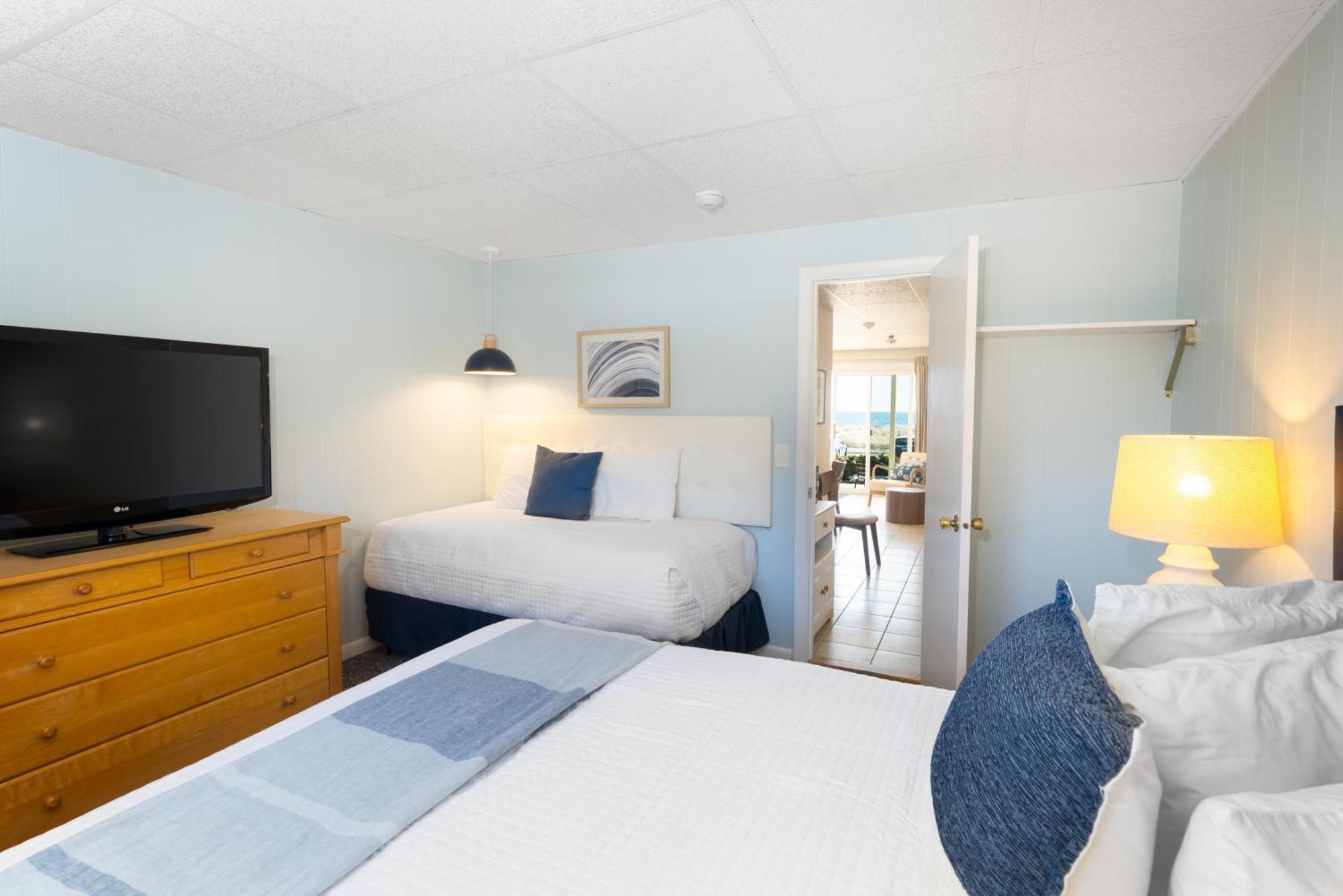 Oceanview Queen/Twin
