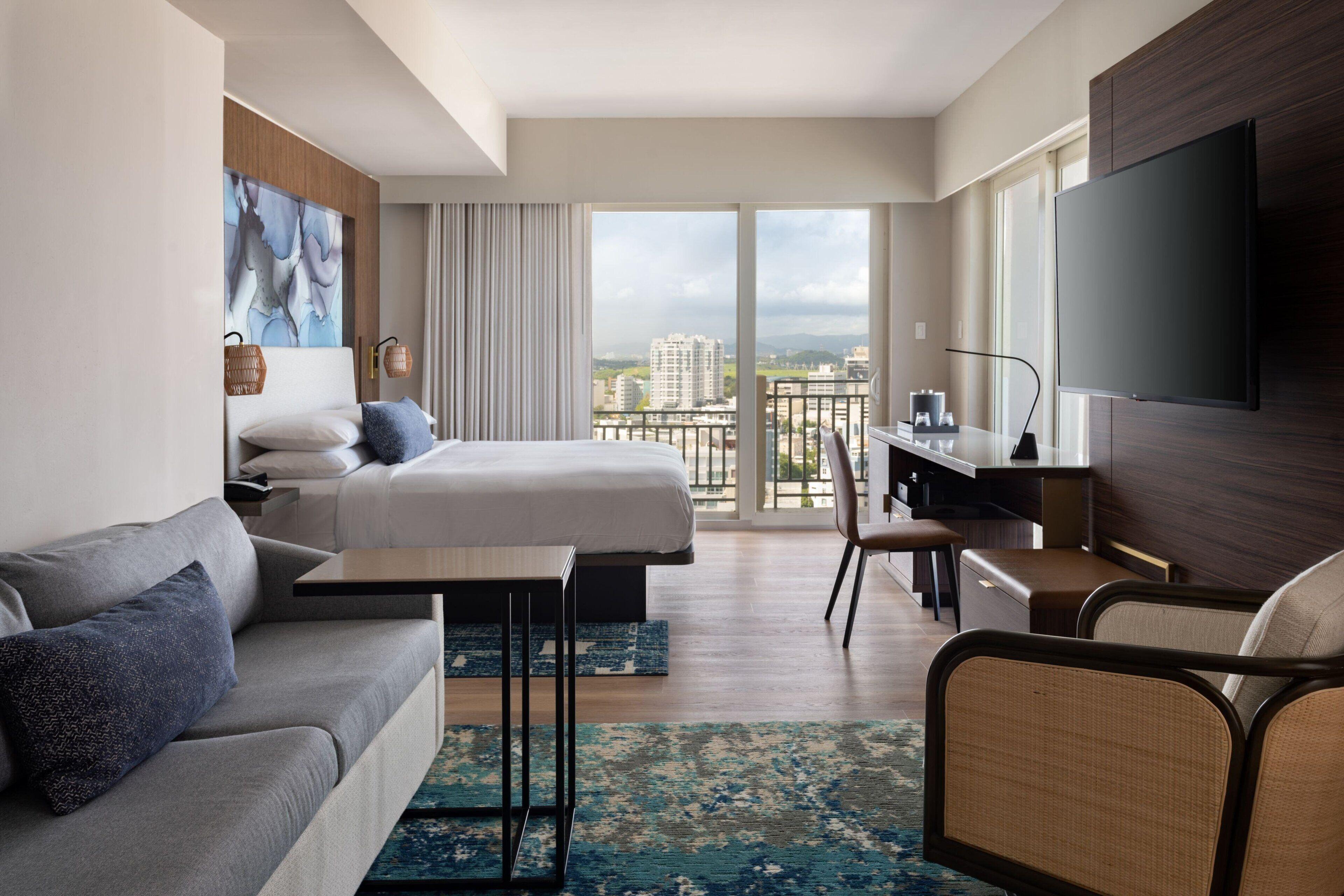 King Studio Suite City Pool View