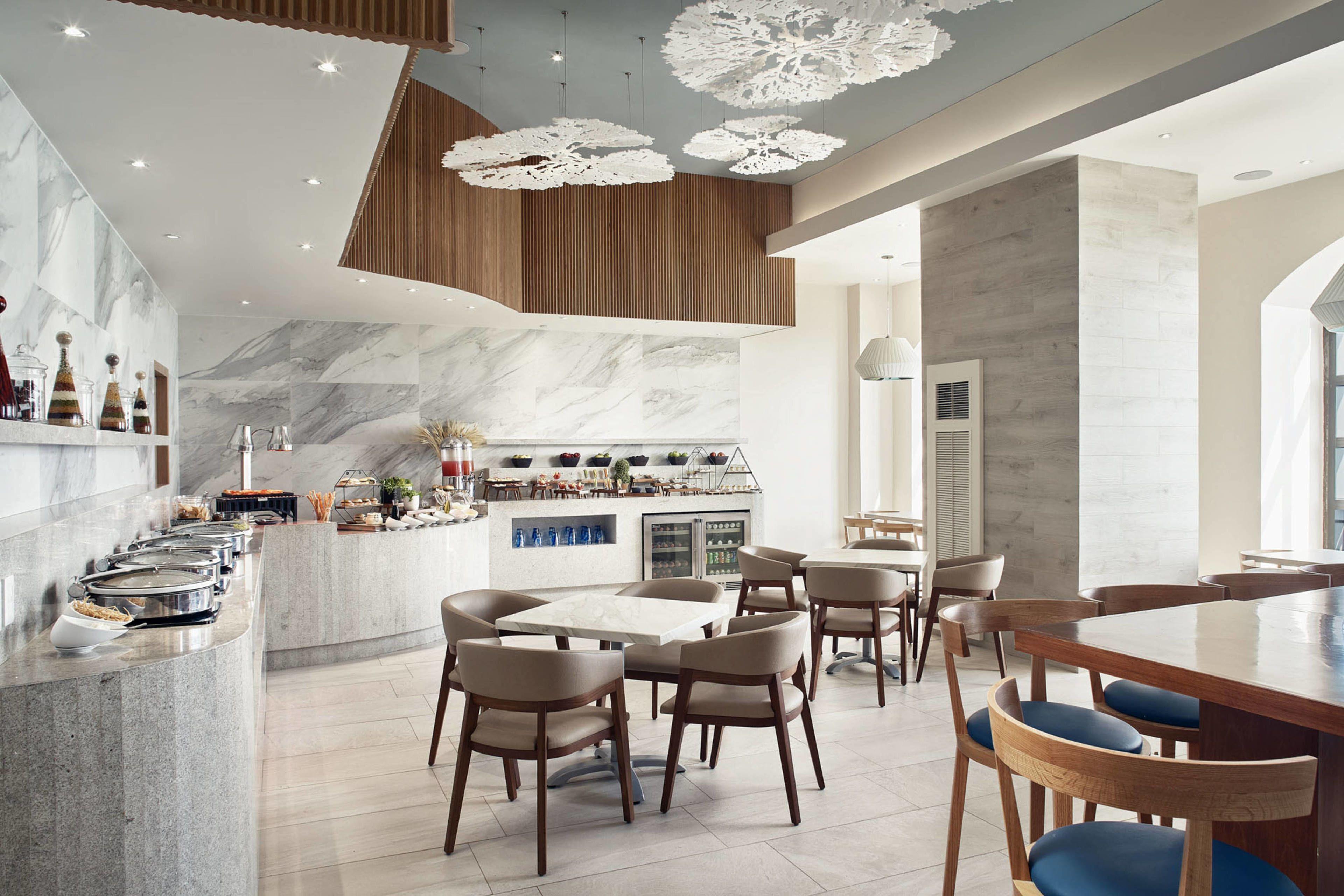 Club Level Premium Ocean View Deluxe King Balcony