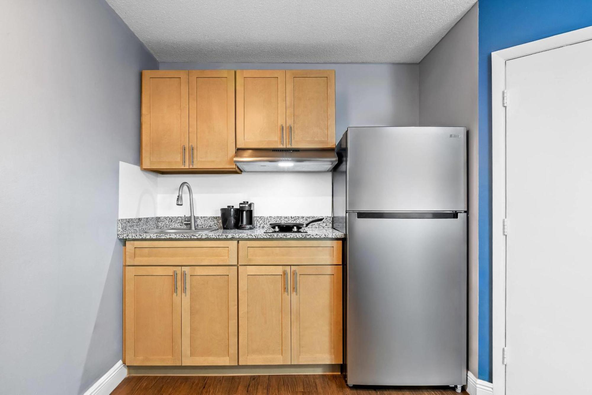 Double Room with Two Double Beds - Non-Smoking