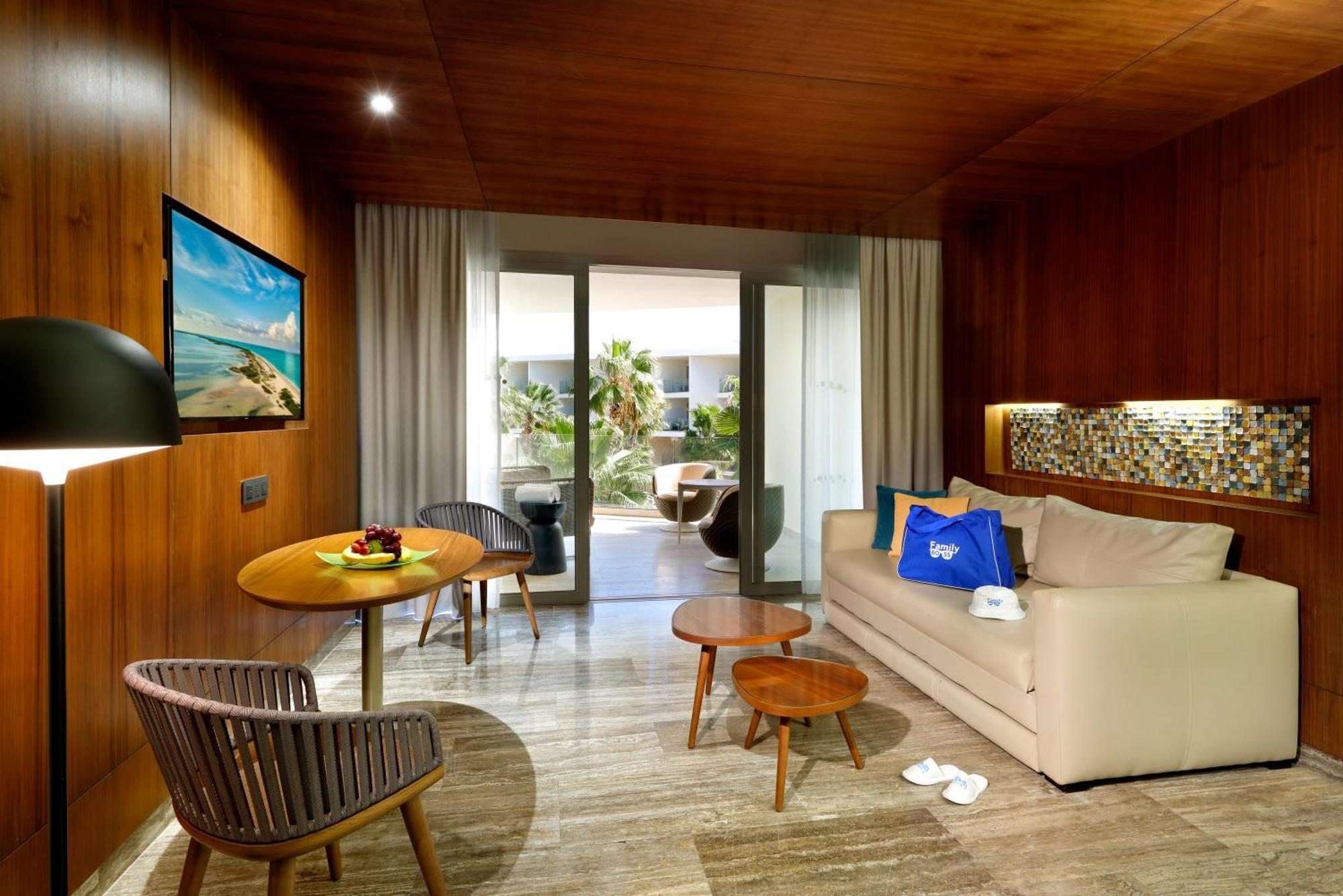 Family Selection Junior Suite Pool Access Beachside