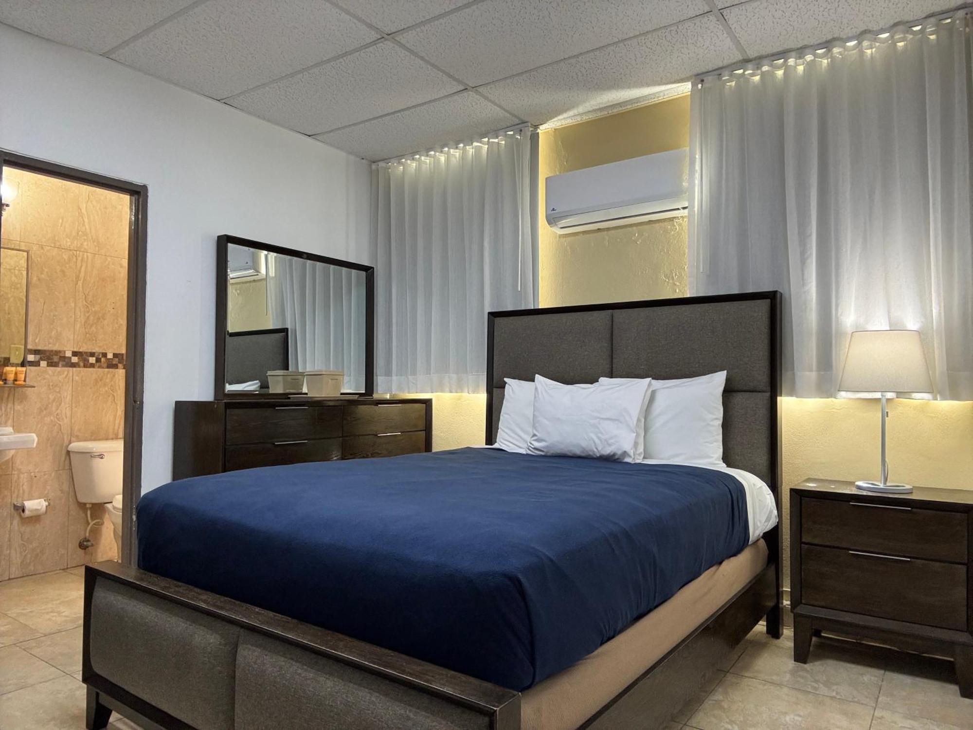 Standard Room One Queen Bed